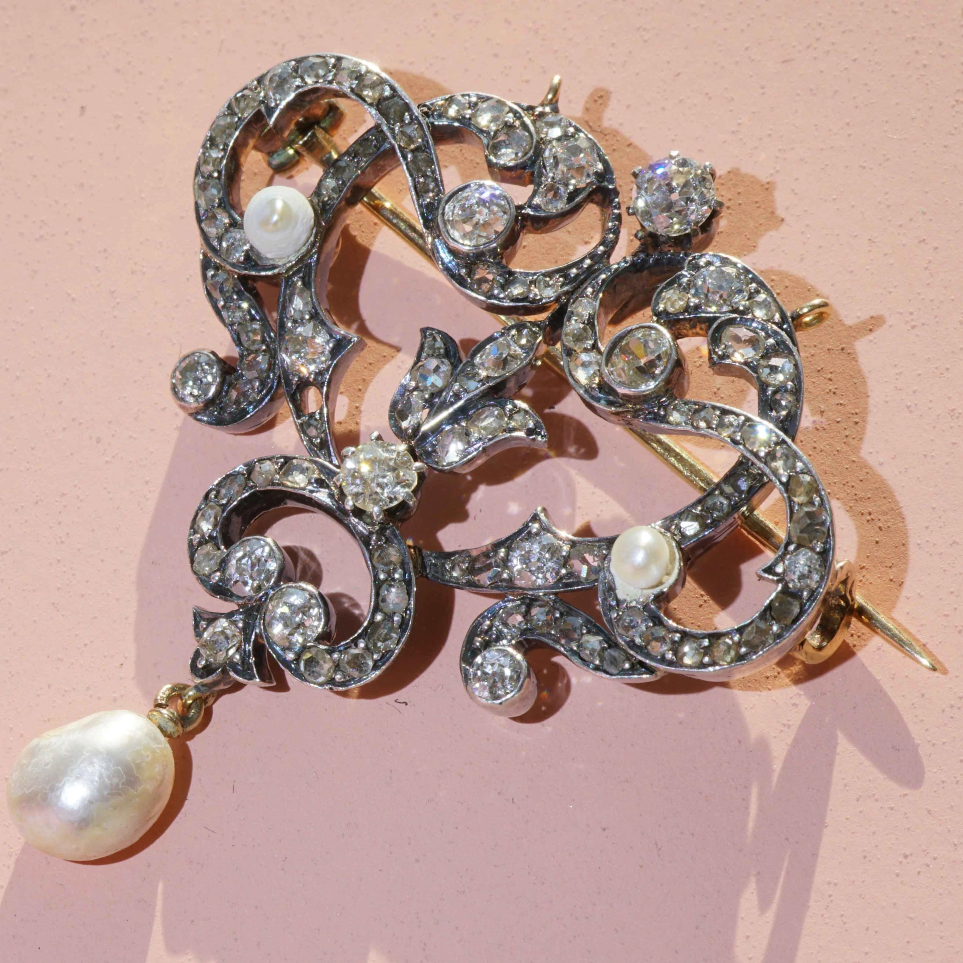 Antikschmuck Brosch/Anhänger Ende 19 Jh. 700er Gold / Silber 2.48 ct mit Naturperlen