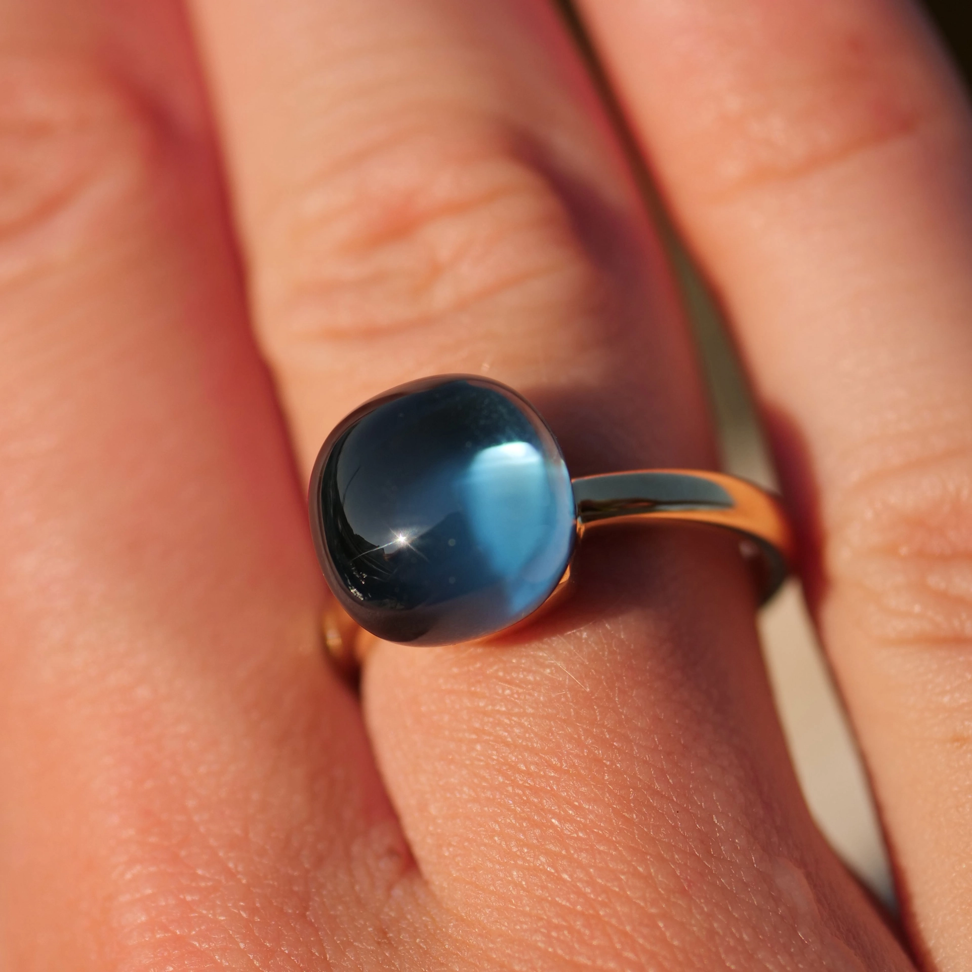 Blautopas Brillant Ring Londen Blue 750er Gelbgold Liquid Impressions cooles Design