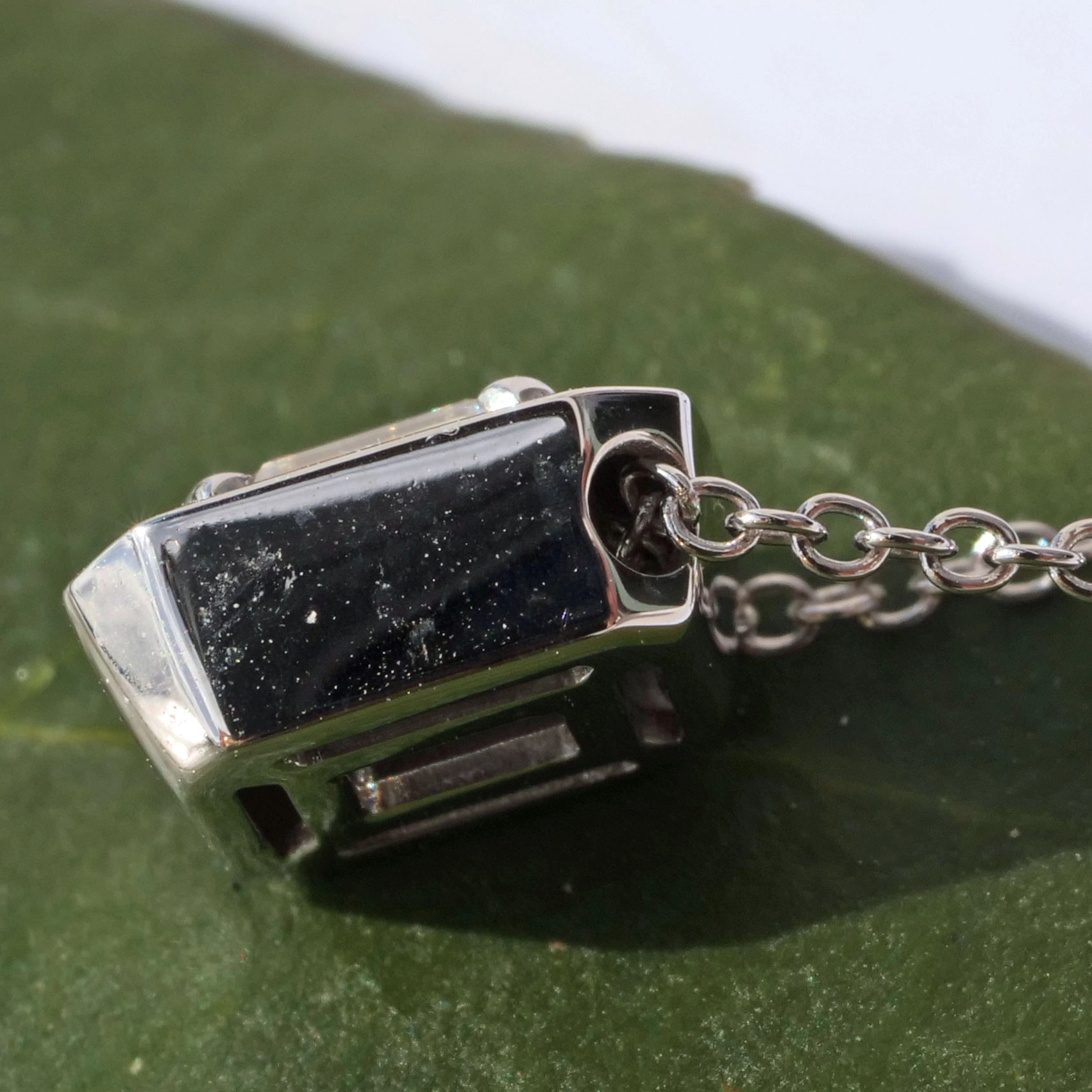 Diamant Emeraldcut Collier 0.30 ct GIA Gutachten 750er Weissgold River E VVS2
