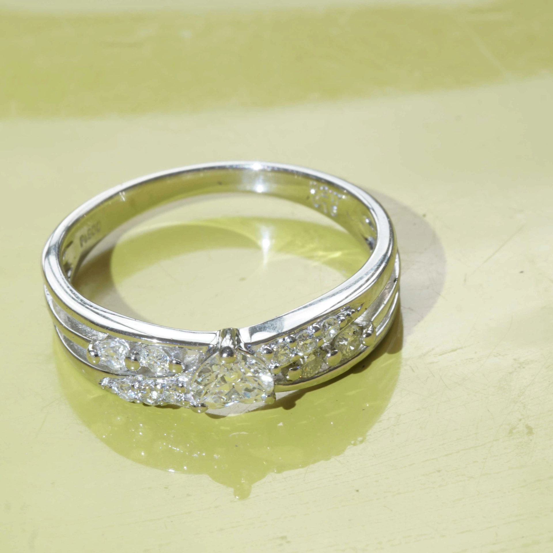Diamant Herz Brillant Ring 0.217 ct 0.16 ct TW / SI 900er Platin....Love me....