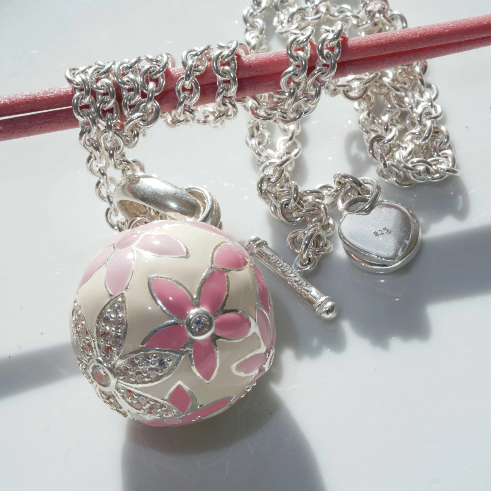 Original Chilango Anhänger im Stil Faberge Emaille Flower Pink 925er Silber mit Steinbesatz