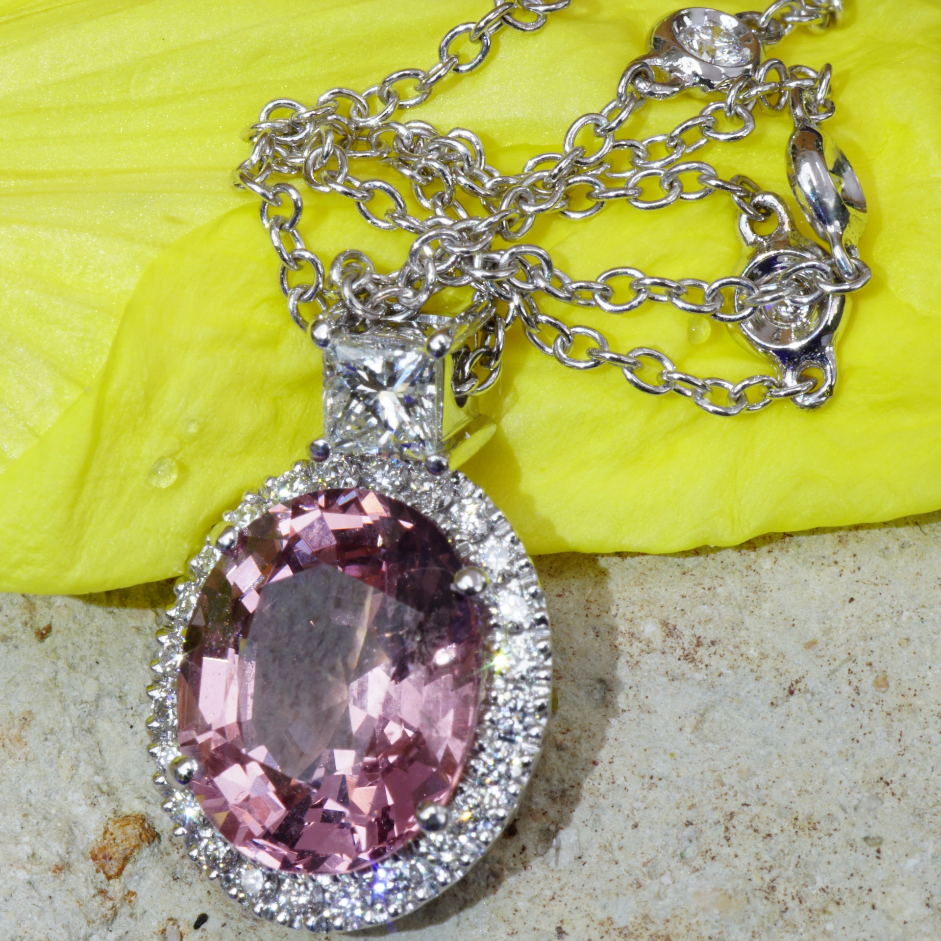 Spinell Diamant Collier 3.46 ct 0.41 ct Burma Pink 750er Weissgold....unglaubliche Lichtbrechung und