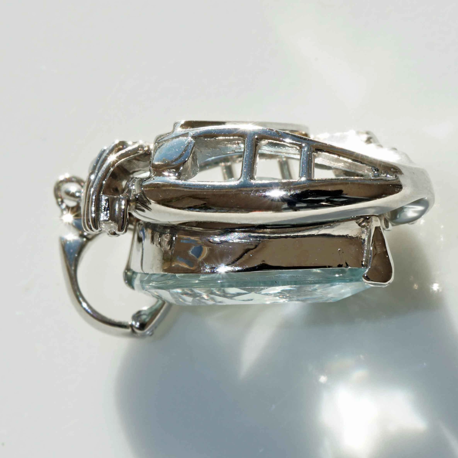 Aquamarin Brillant Anhänger 7.87 ct 0.11 ct Platin 900er 11 Gramm Phantasieschliff