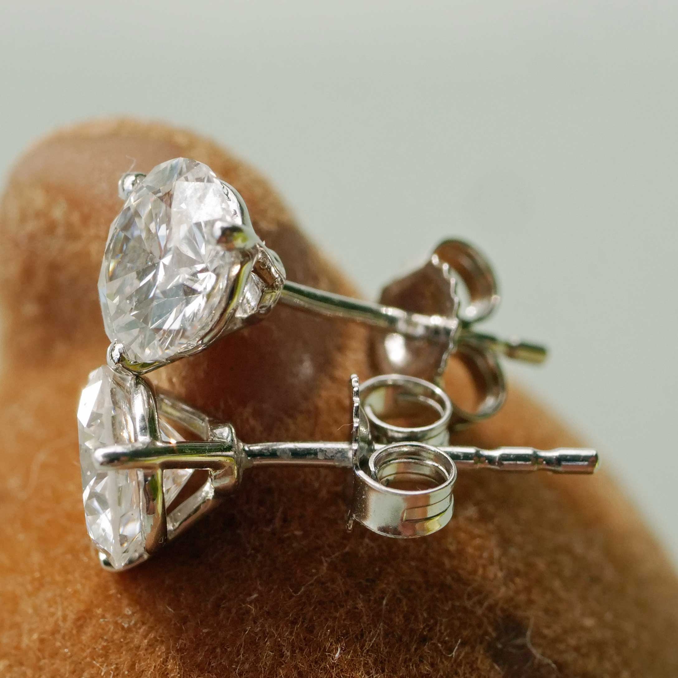 Brillant Ohrstecker total 1.43 ct Labor Diamanten in 585er Weissgold.... für ein Bruchteil des Naturdiamant Preises