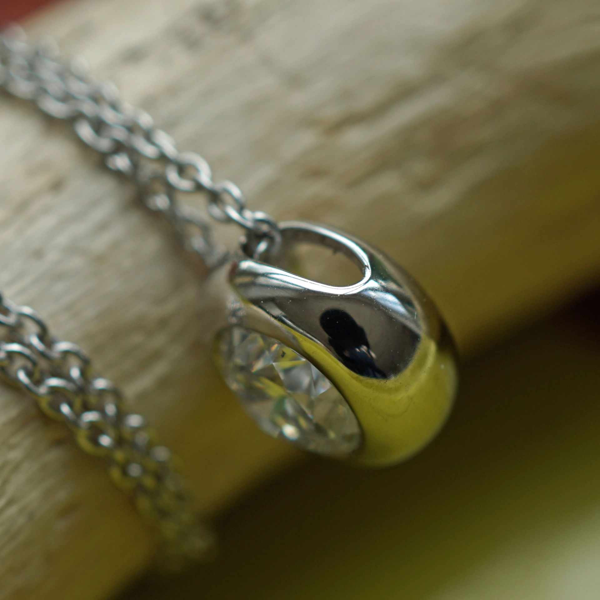 Brillant Solitär Anhänger mit Kette 750er Weissgold 0.41 ct W SI...genau den will ich...