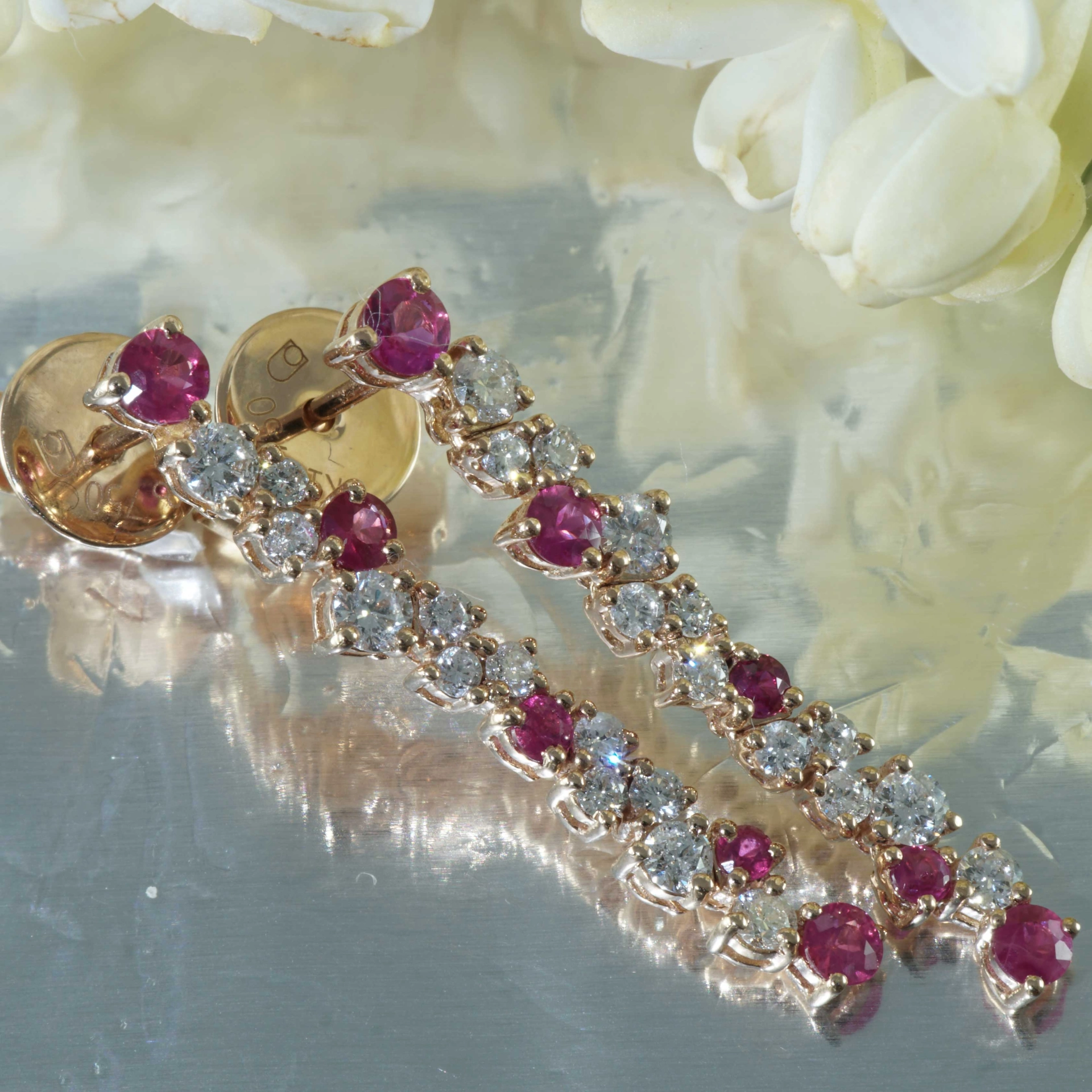 Rubin Brillant Ohrhänger 750er Rosegold 0.40 ct 0.56 ct ...unlimited Glory....tolles Design