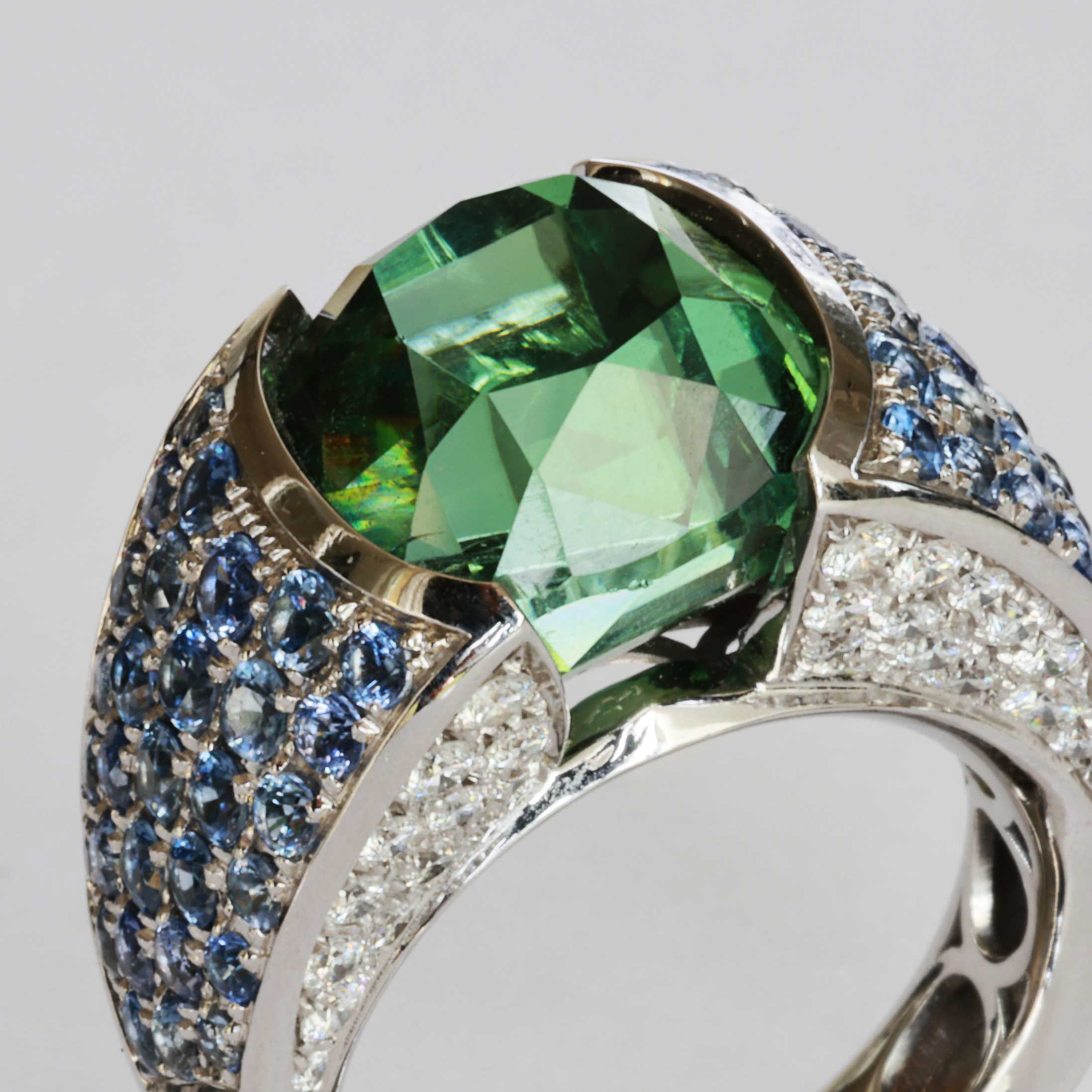 Lagoon Green Turmalin Saphir Brillant Ring 750er Weissgold Afghanistan 12.56 ct AAA+