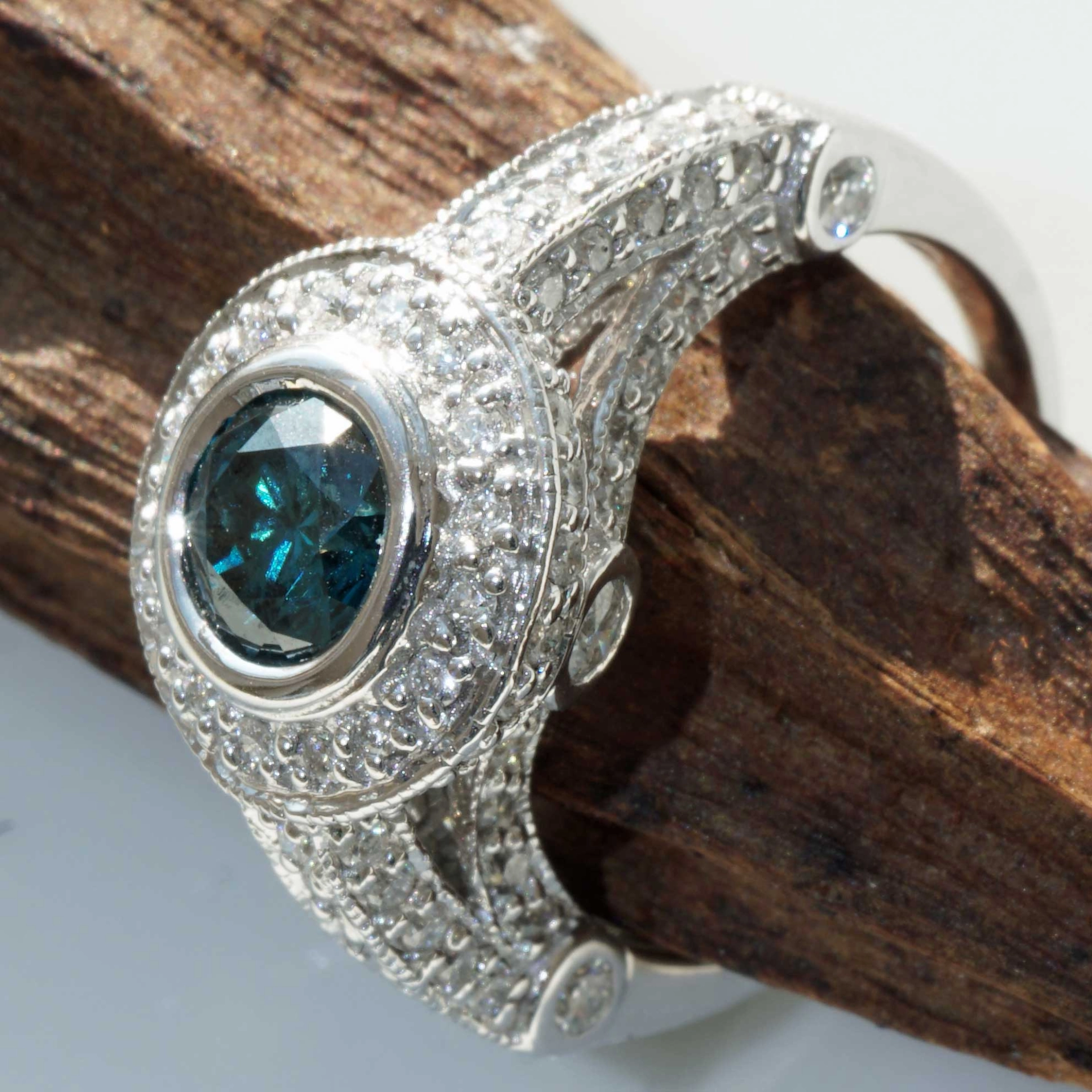 Brillant Ring blau Vollschliff Brillanten von 1.81 ct Handarbeit 750 er Weissgold Wow Wirkung