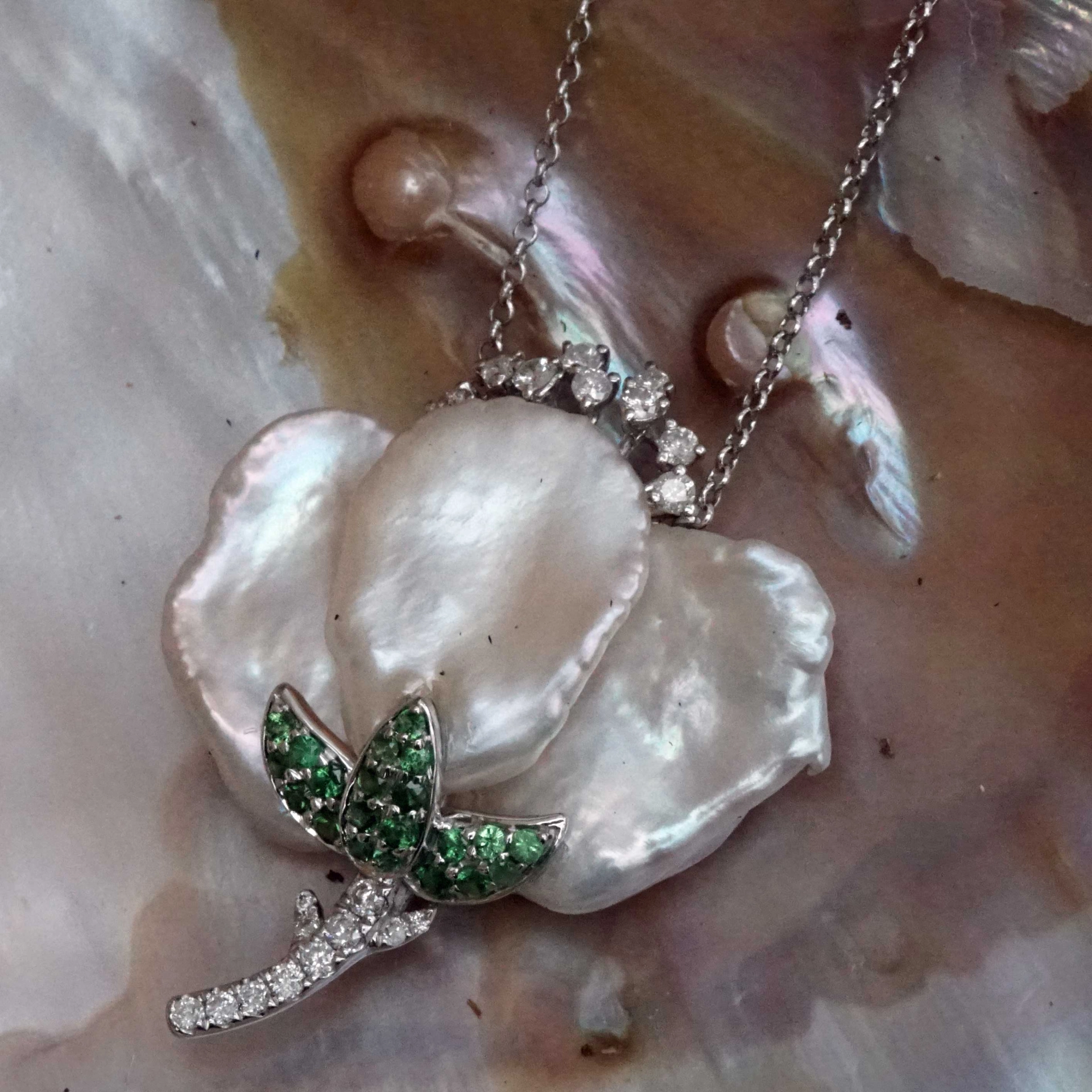 Perl Brillant Tsavorith Collier 750er Weissgold 0.30 ct .... Blume aus Edelsteinen..frozen