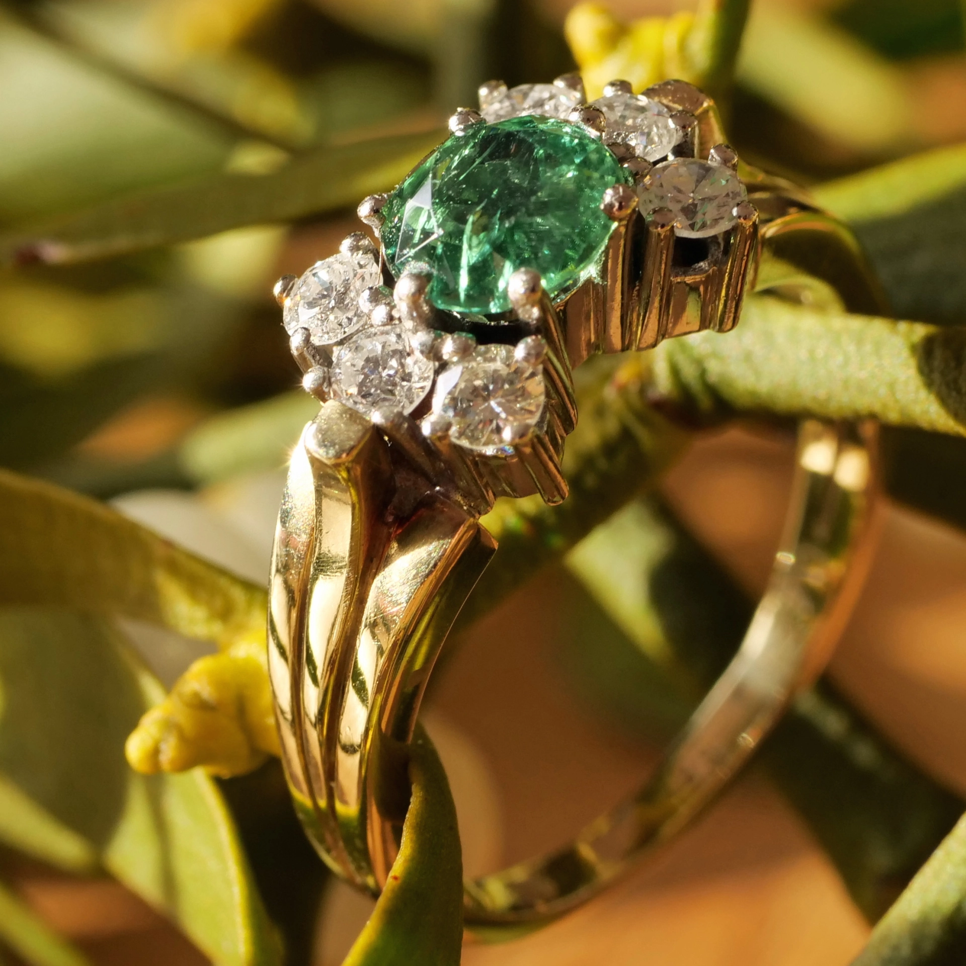 Smaragd Brillant Ring 585er Gelbgold 0.48 ct 0.60 ct AAA+ leuchtend 5,4 Gramm