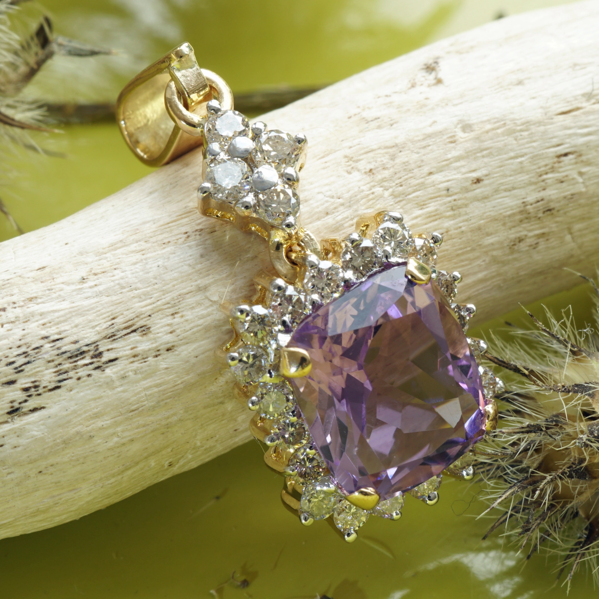 Amethyst Brillant Anhänger 750er Gelbgold 3.35 0.35 ct W VS-SI 6 Gramm Fliederfarben