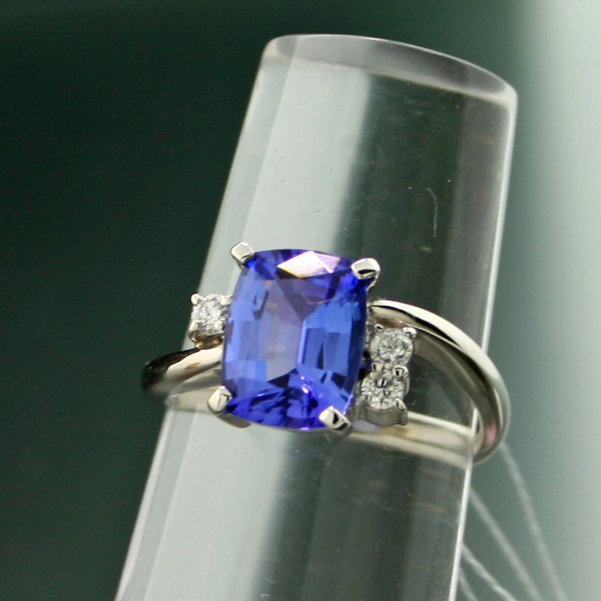 Tansanit-Brillant-Ring, 900er-Platin