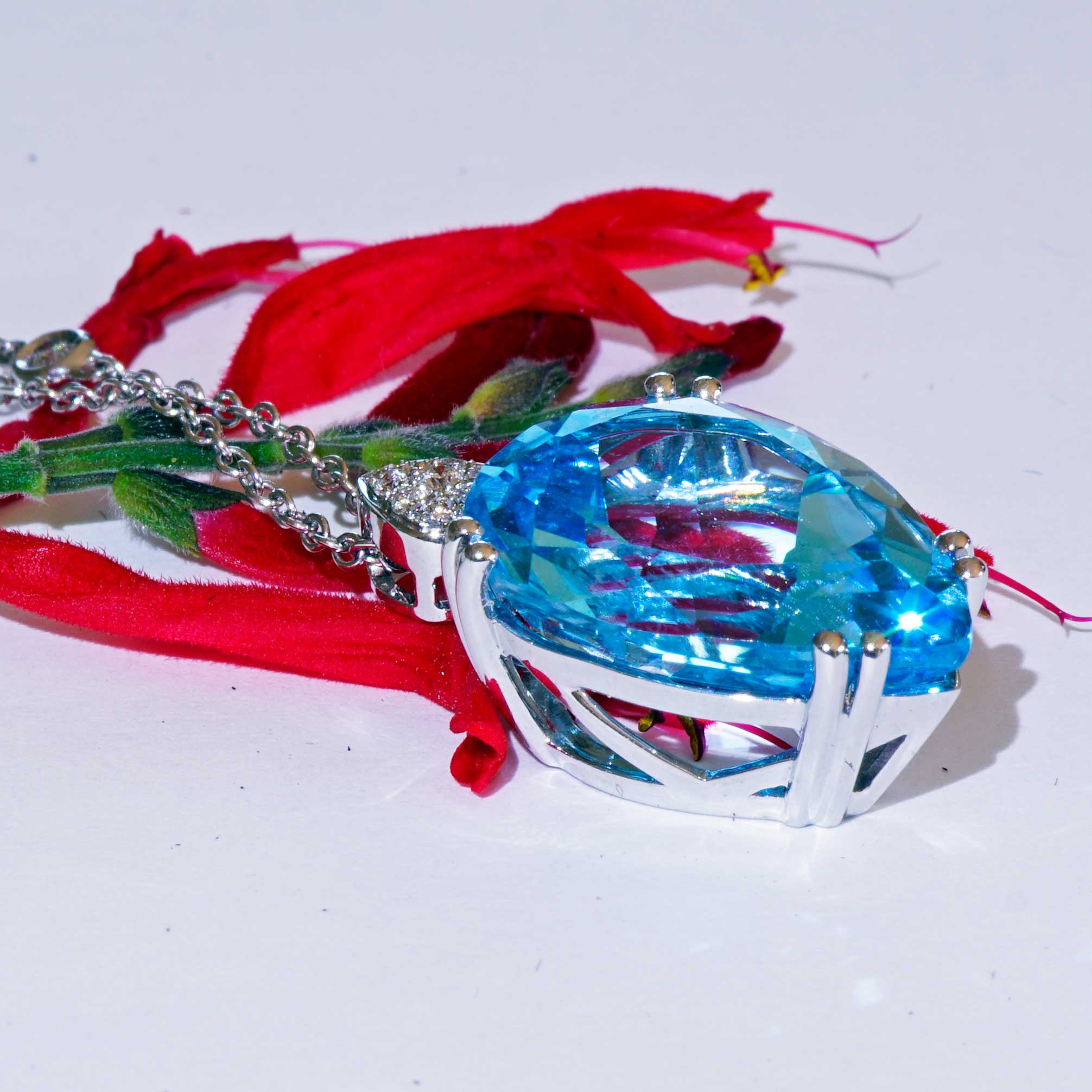 Blautopas Brillant Anhänger 750er Weissgold 14 ct 0.11 ct ...Aqua Wasser Brillanz Tropfenform 