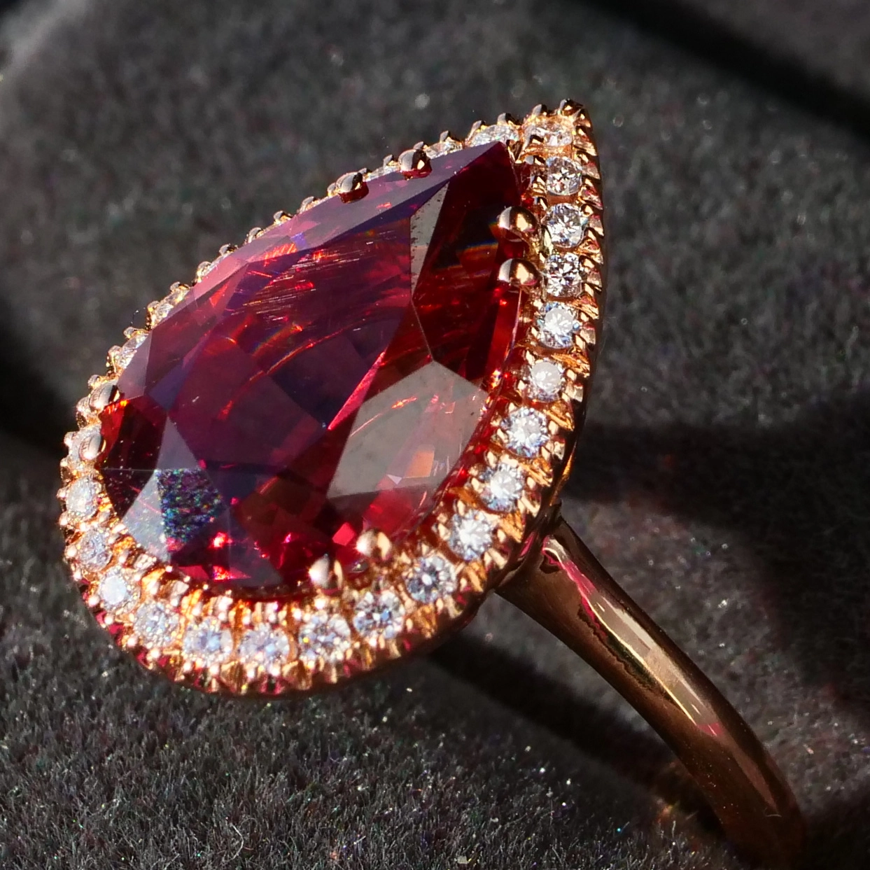 Malaya Granat Brillant Ring 750er Rosegold 5.45 ct Tansania....ein Wandlungskünstler