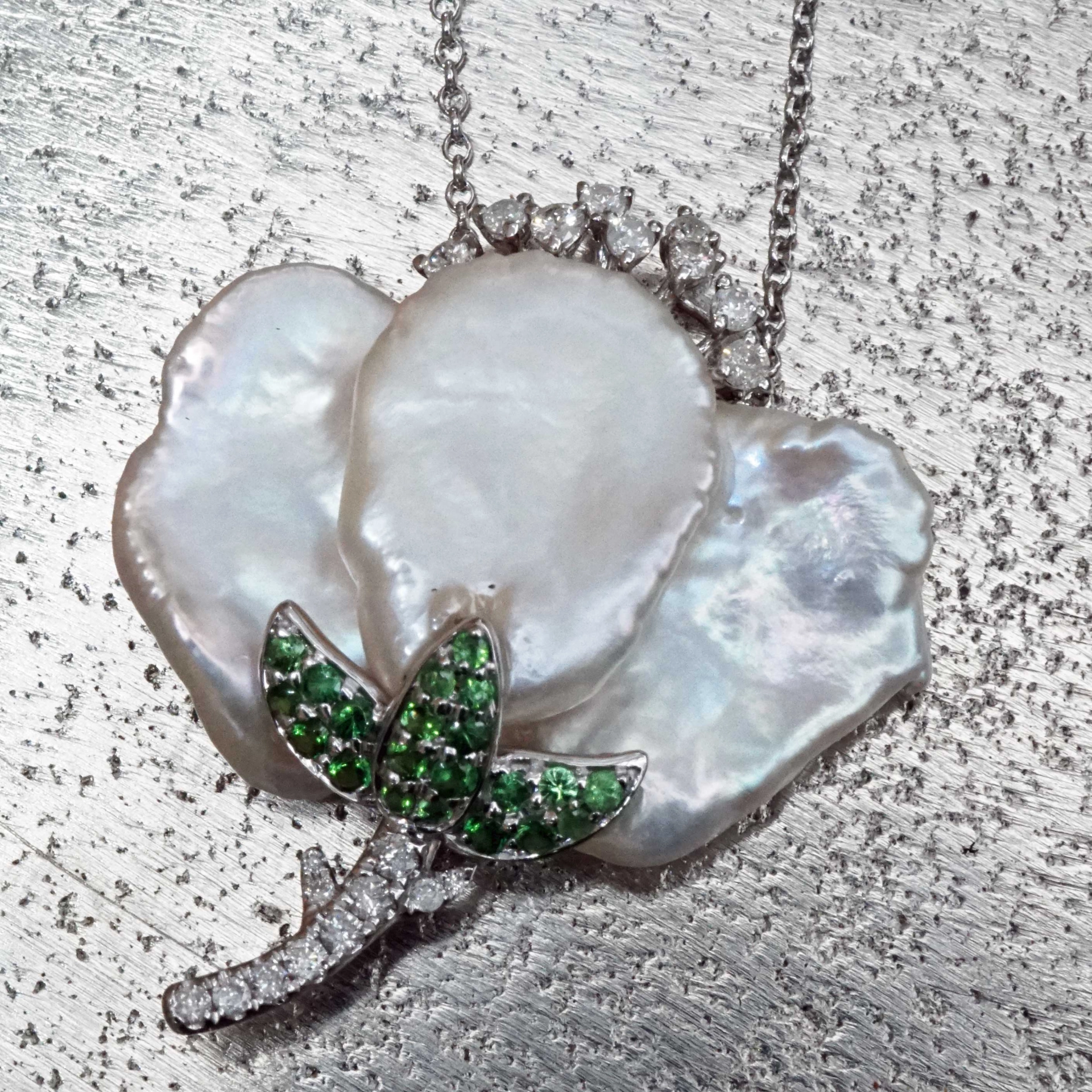Perl Brillant Tsavorith Collier 750er Weissgold 0.30 ct .... Blume aus Edelsteinen..frozen