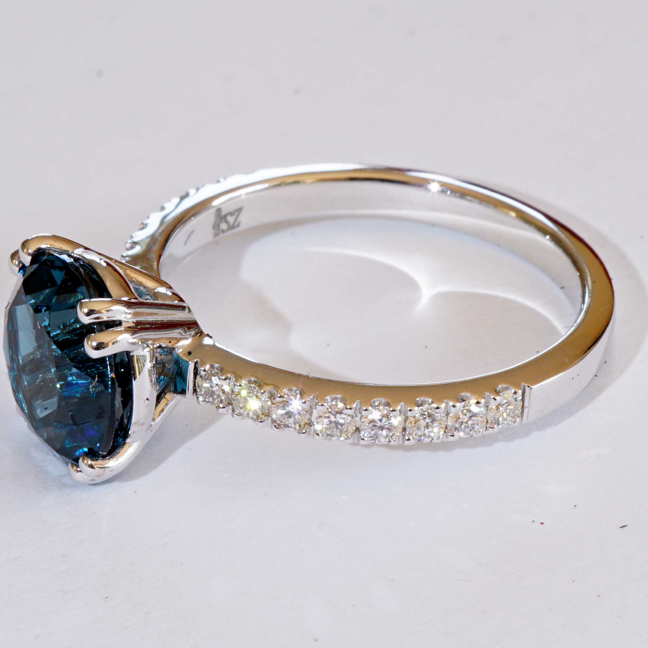 London Blue Topas Brillant Ring 750er Weissgold 3.27 ct 0.33 ct  made in Italy...Edelschmiede 