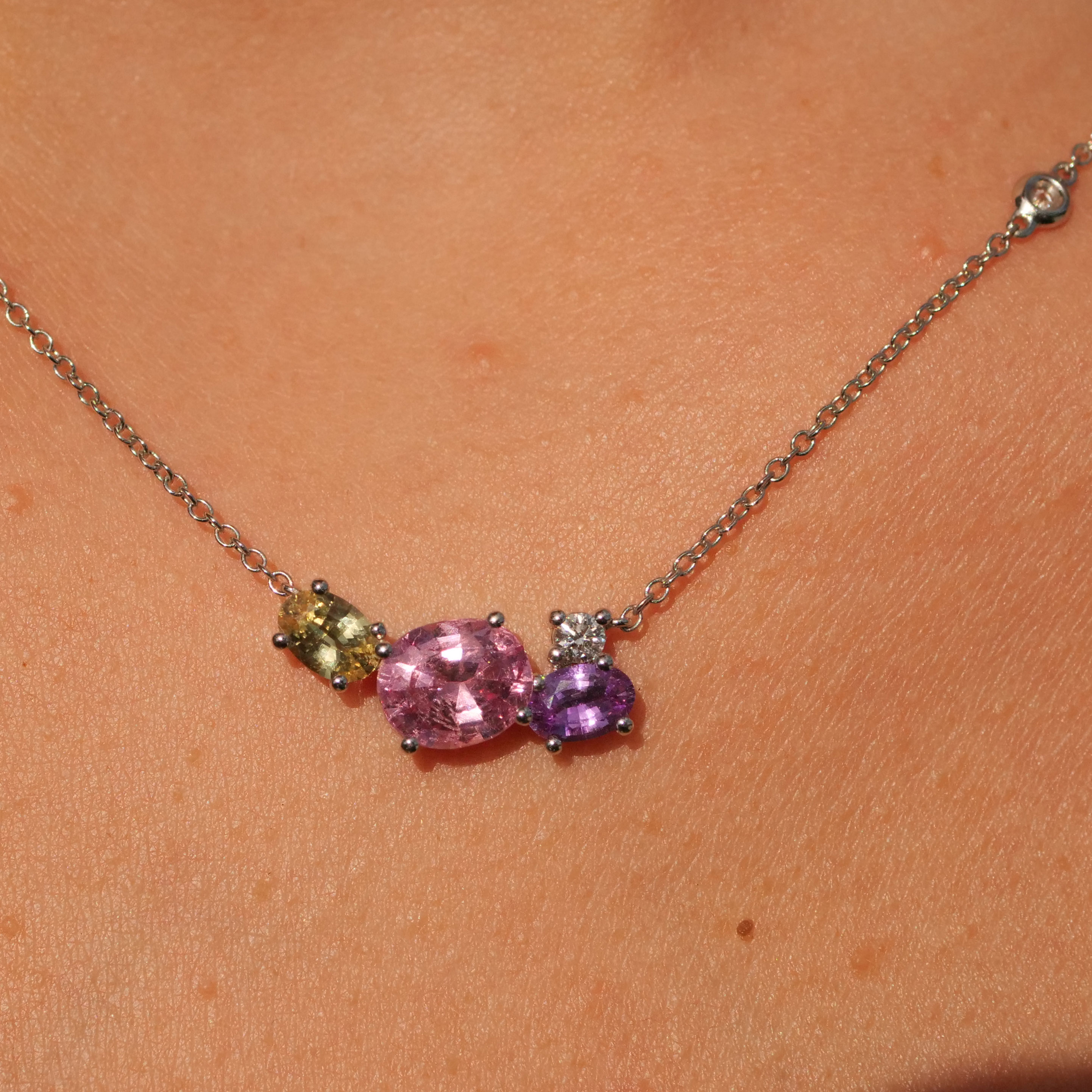 Saphir Spinell Brillant Collier 750er Weissgold 2.60 ct 0.20 ct Ilakaka Mine Madagascar gelb lila NATURFARBE und Tadschikistan