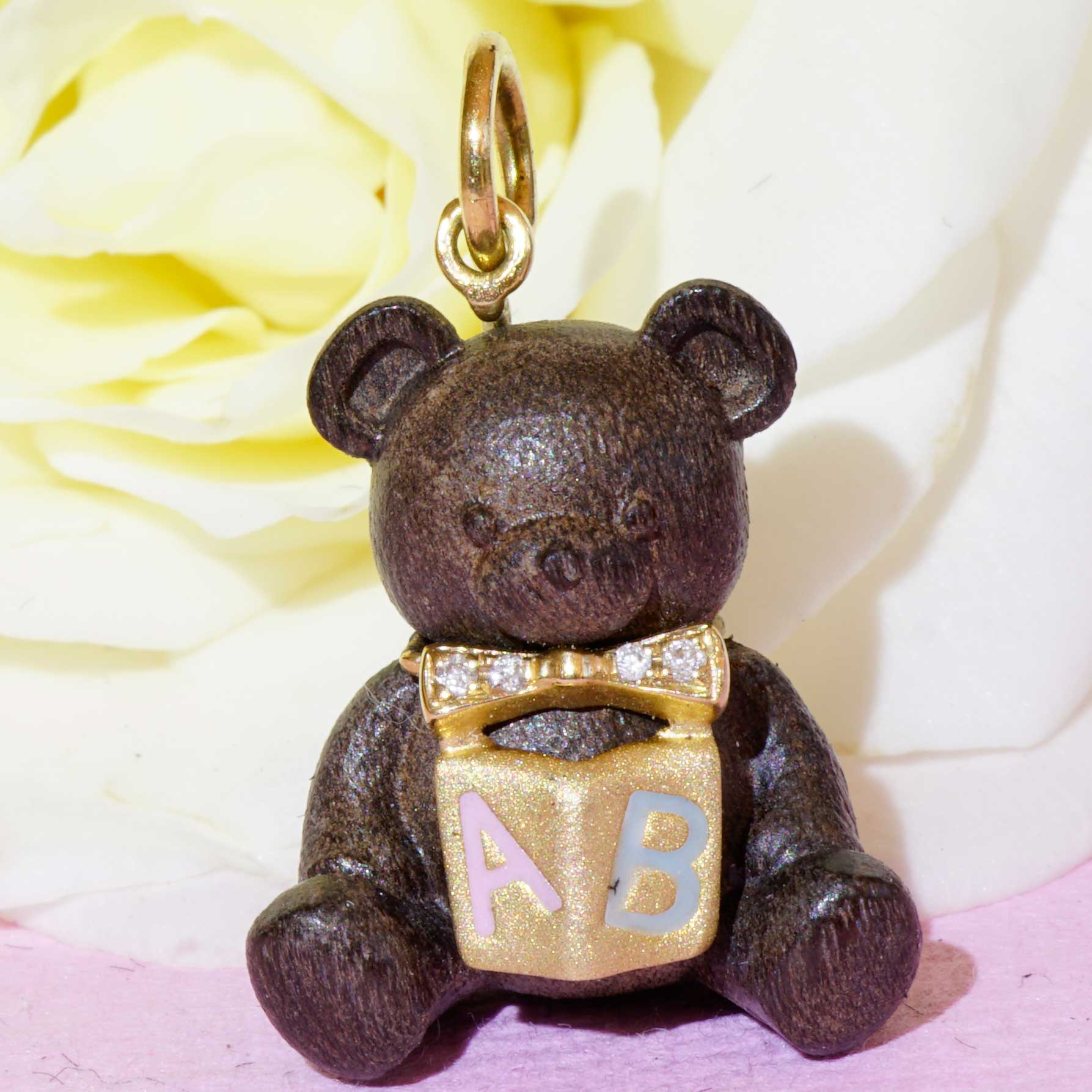 Brillant Anhänger Teddy Bärchen mit Buch 750er Gelbgold 22 x 14 x 9 mm zuckersüüs