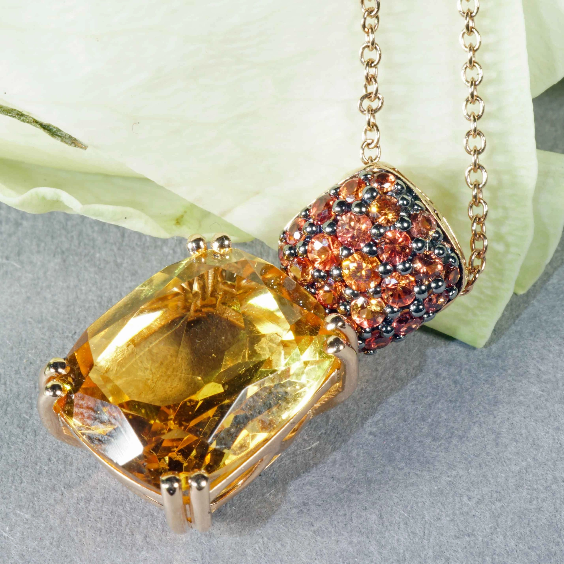 Collier Citrin Saphir 750er Rosegold...so edel und verzaubert den Tag....4.64 ct 0.42 ct