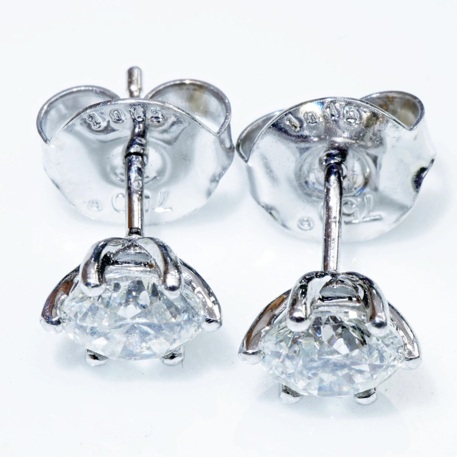GIA zertifizierte 2.03 Carat Brillant Ohrstecker 750er Weissgold 6,3 mm Durchmesser