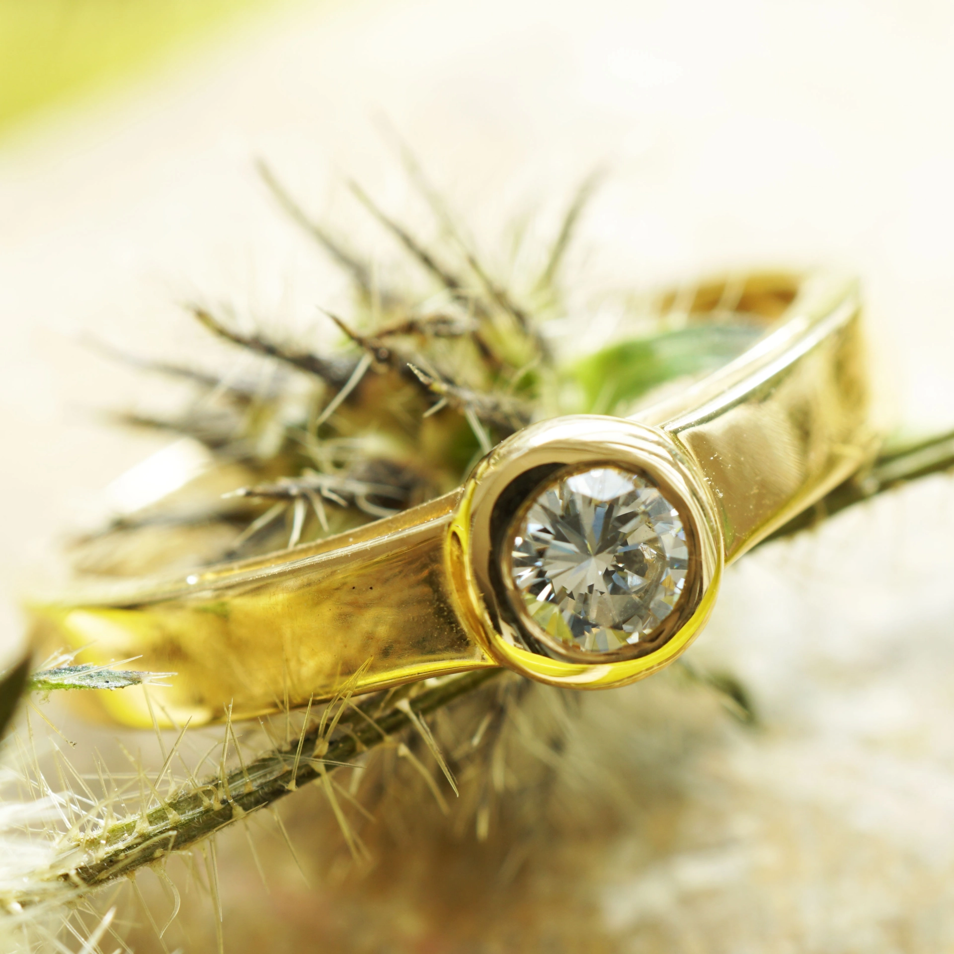 Solitär Brillant Ring 0.23 ct TCR VVS2 750er Gelbgold 3,9 mm D. tolle Brillanz