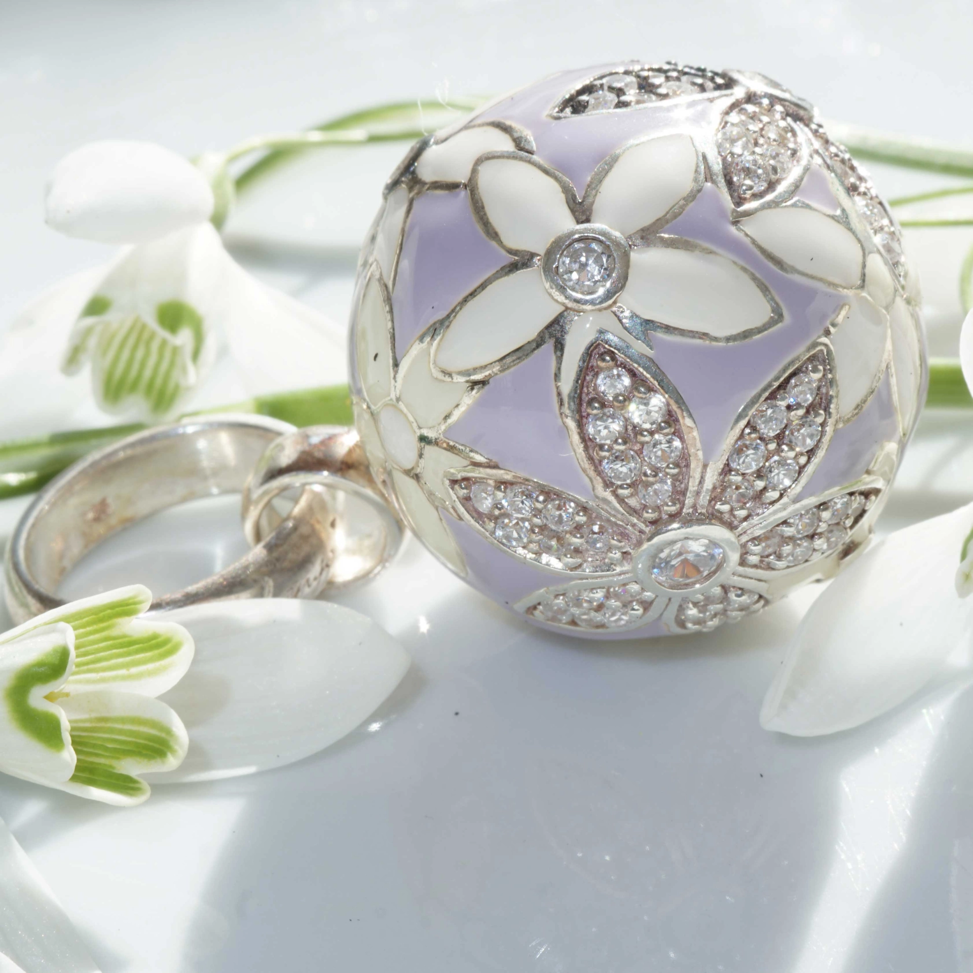 Original Chilango Anhänger im Stil Faberge Emaille Flower Flieder 925er Silber mit Steinbesatz