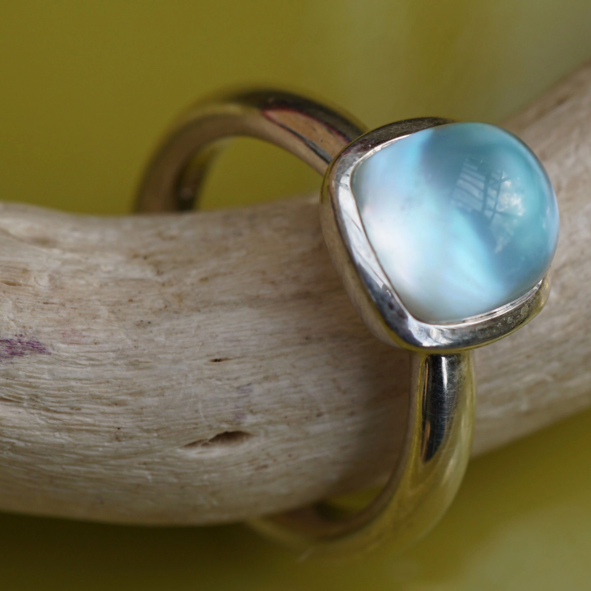 CHILANGO RING TUTENCHAMUN Blautopas mit Perlmut unterlegt  925er Silber neu mit orig. Etui massiv