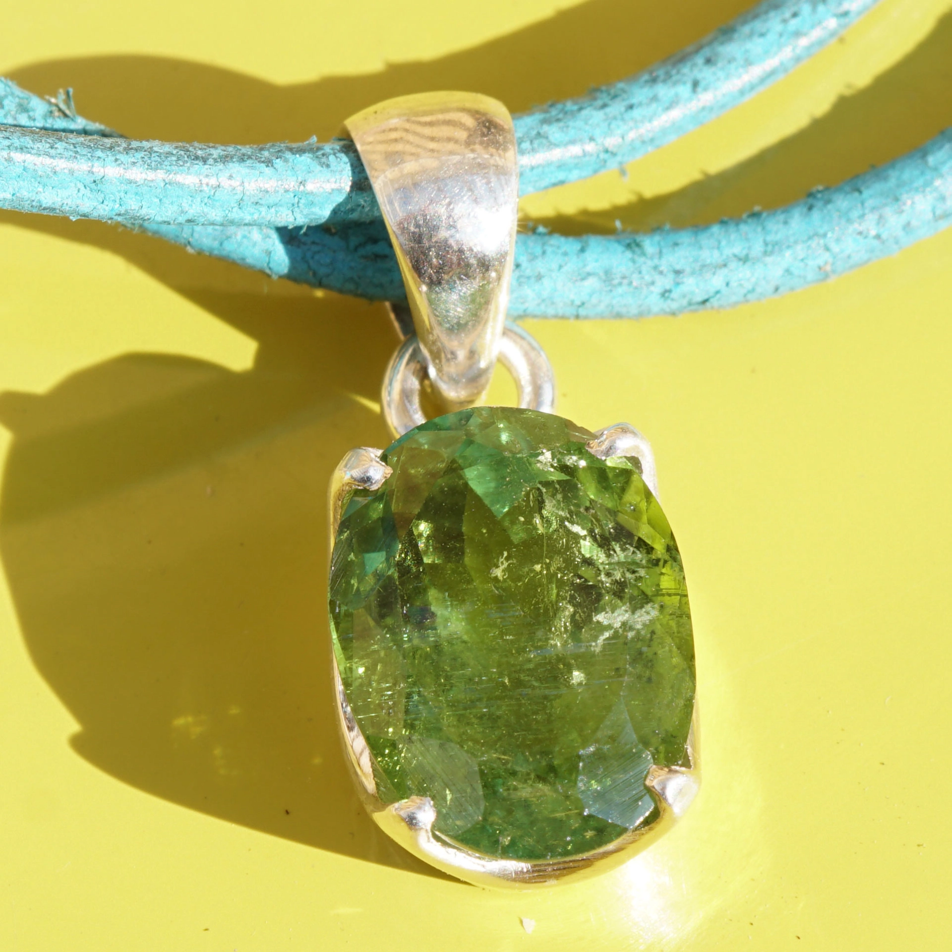 Peridot Anhänger in feiner Farbqualität ca. 5 ct ...grün,grüner, am grünsten