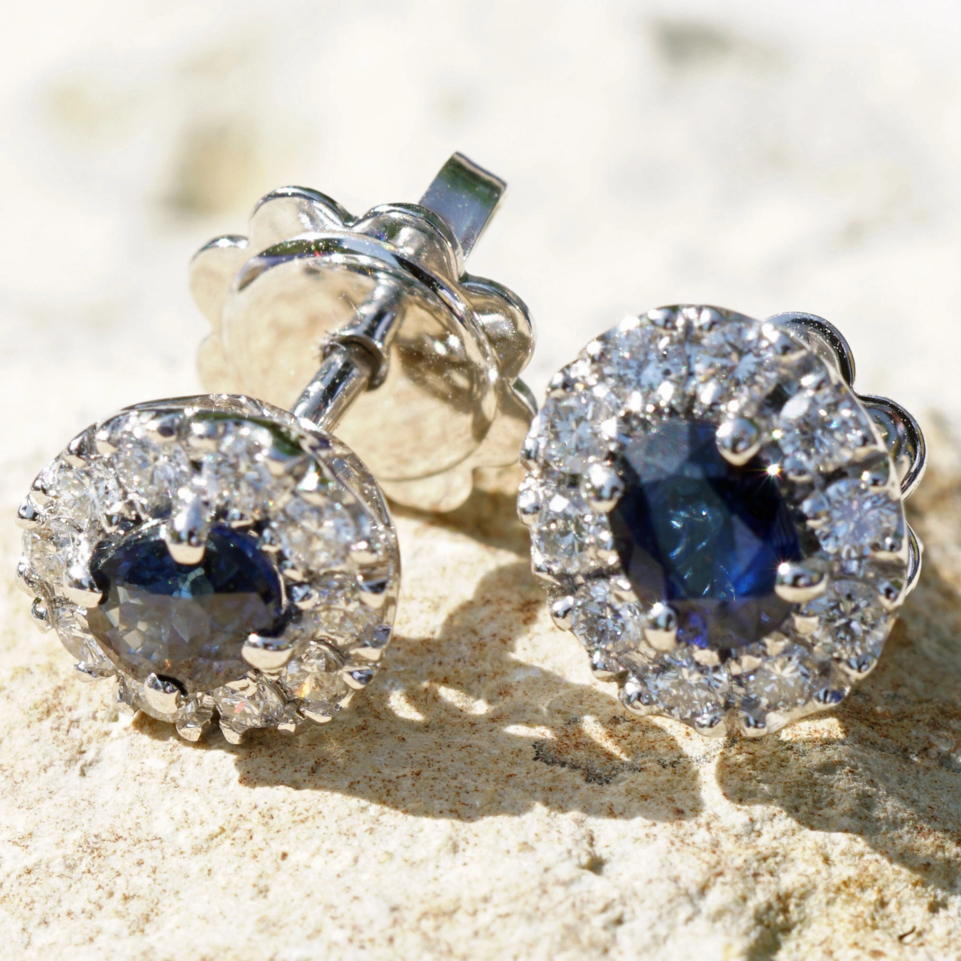 Saphir Brillant Ohrstecker liebevoll angefertigt in Italien 750er Weissgold....Buongiorno