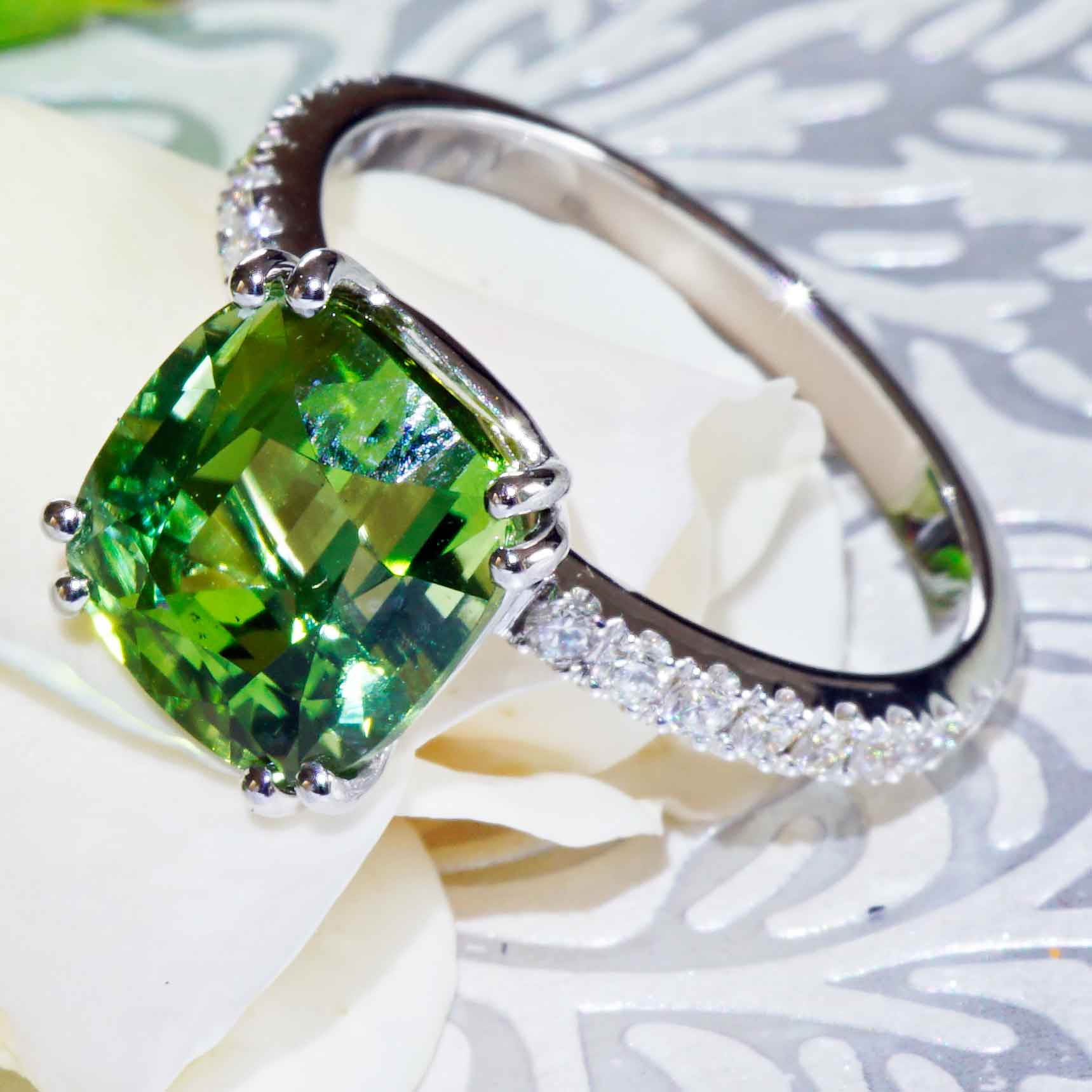 Lagun Grün-Blauer Turmalin Brillant Ring 750er Weissgold 4.86 ct 0.33 ct  Top Qualität Afghanistan 