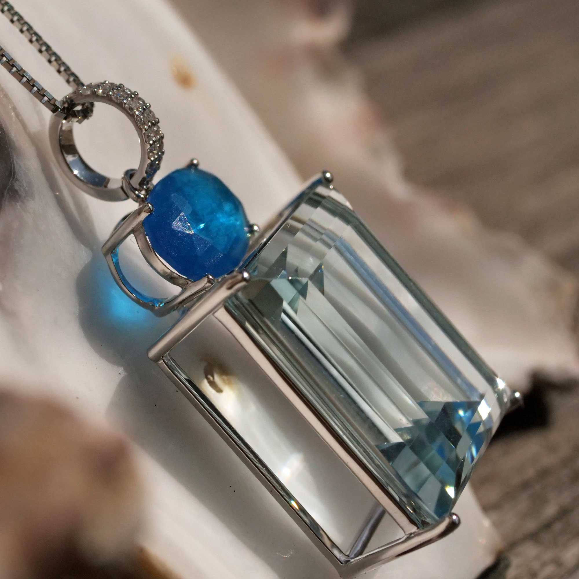 Aquamarin Neon Apatit Brillant Anhänger 585er Weissgold 15.46 1.39 0.05 ct....Was für Blautöne