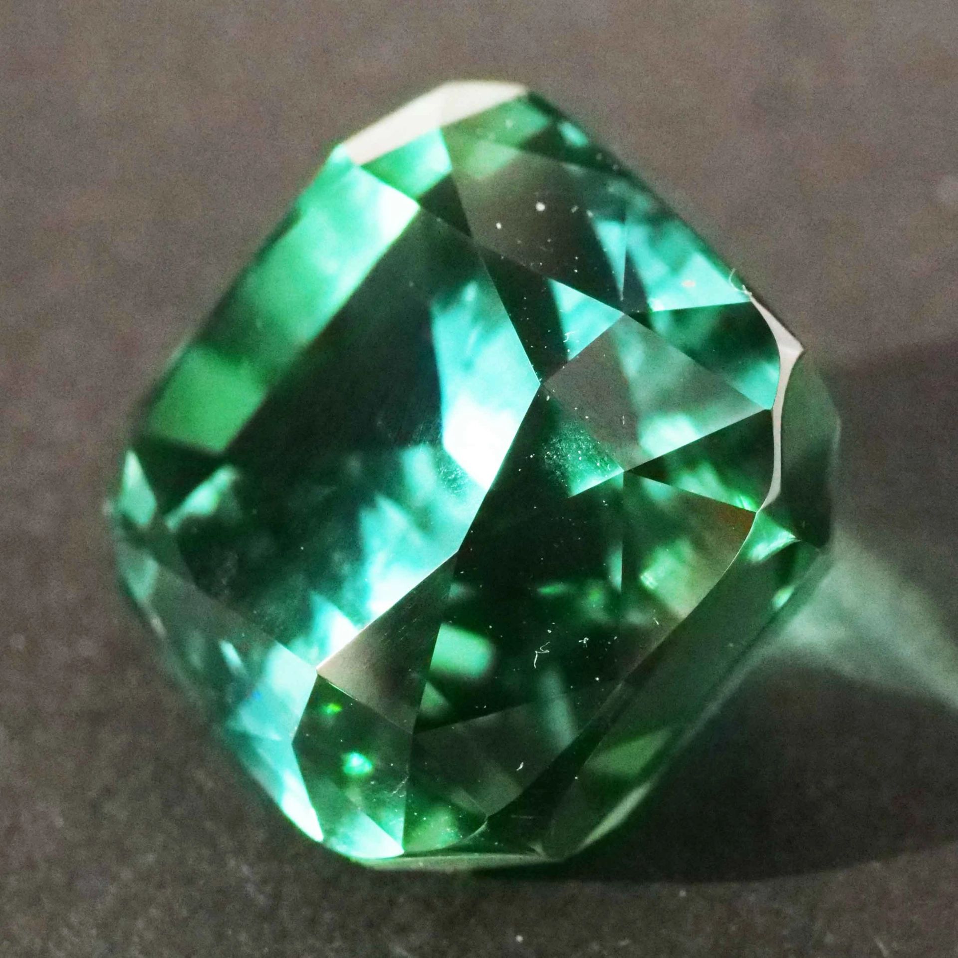 Lagoon/ Lagun Turmalin der Superklasse AAA+  21.56 ct Afghanistan 98% rein Investment Edelstein