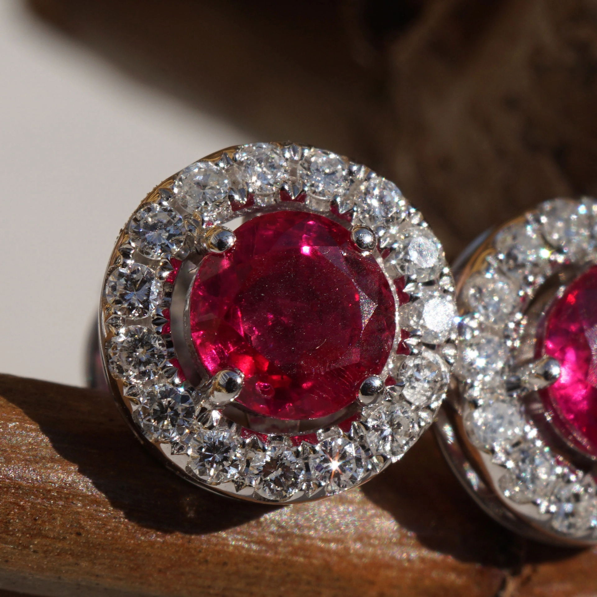 Rubin Brillant Anhänger mit Kette in 850er Platin 1.59 ct