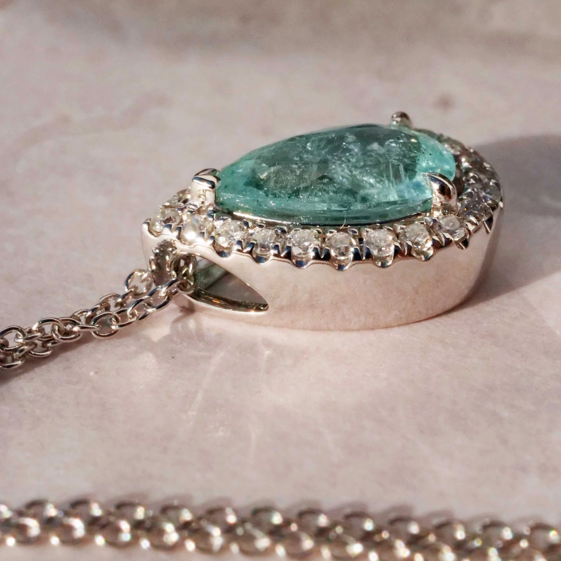 Paraiba Turmalin Anhänger 1.06 ct 0.18 ct AAA 750er Weissgold  SCHWIMMBADBLAU