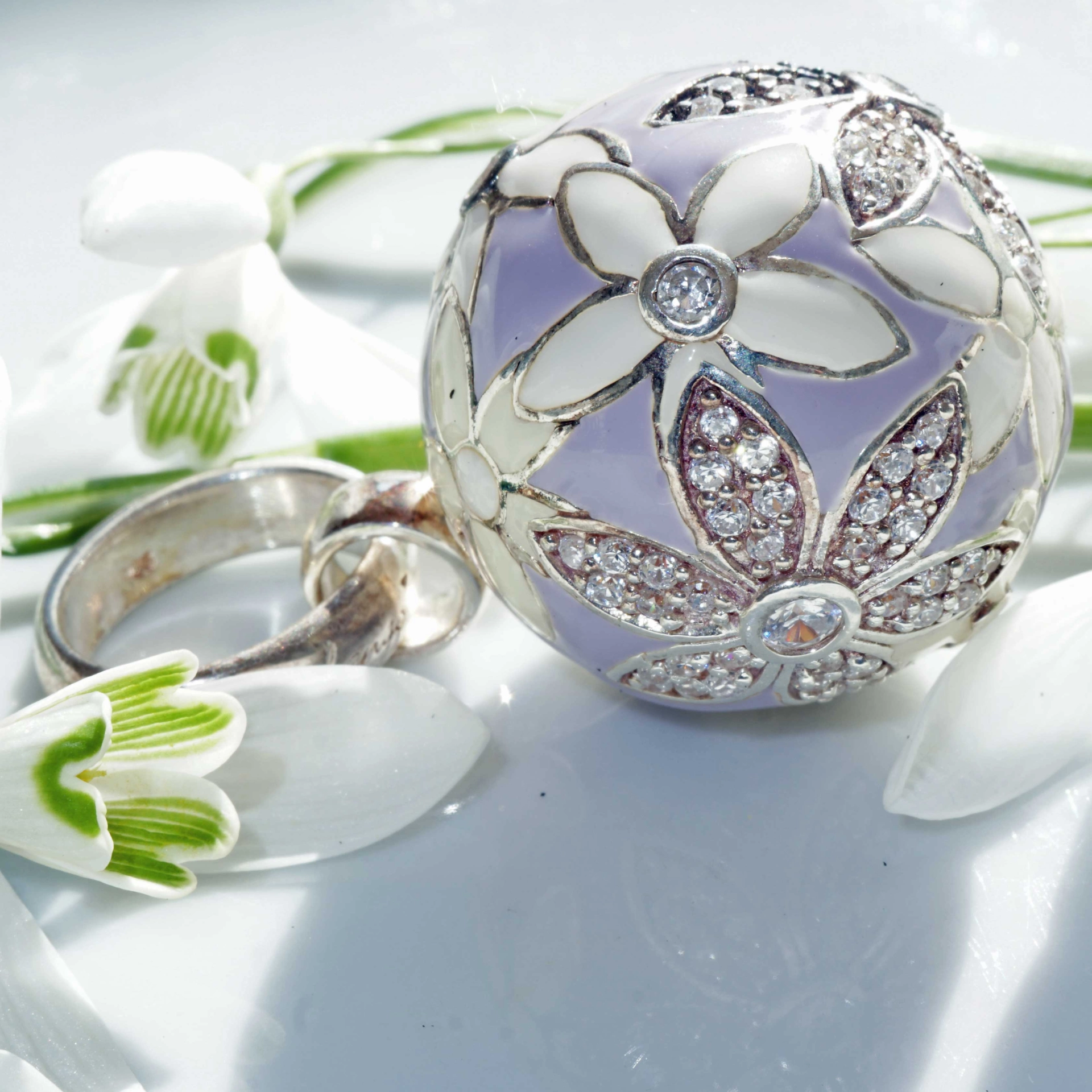 Original Chilango Anhänger im Stil Faberge Emaille Flower Flieder 925er Silber mit Steinbesatz