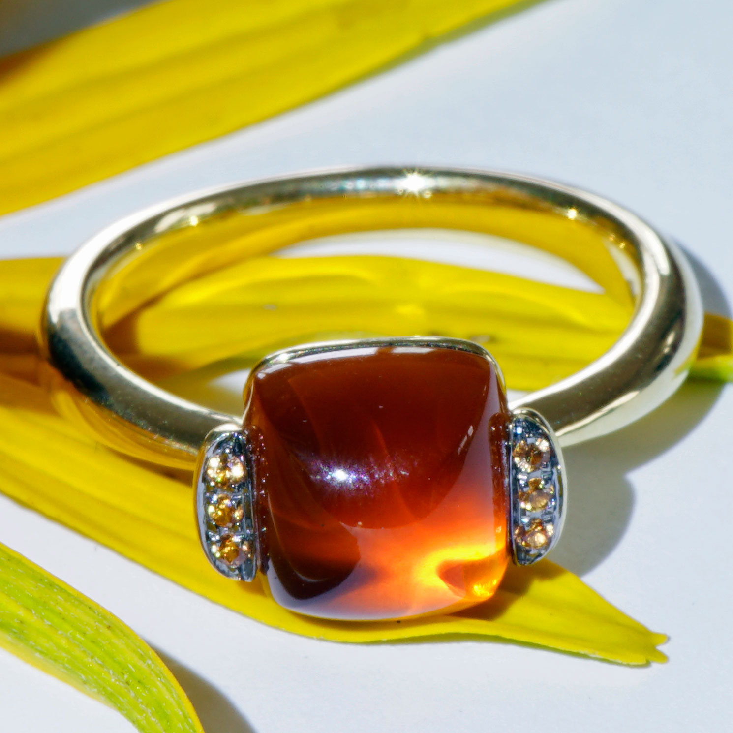 Citrin Saphir Ring 750er Gelbgold sweety Kombinationsring einfach lässig Kissenform