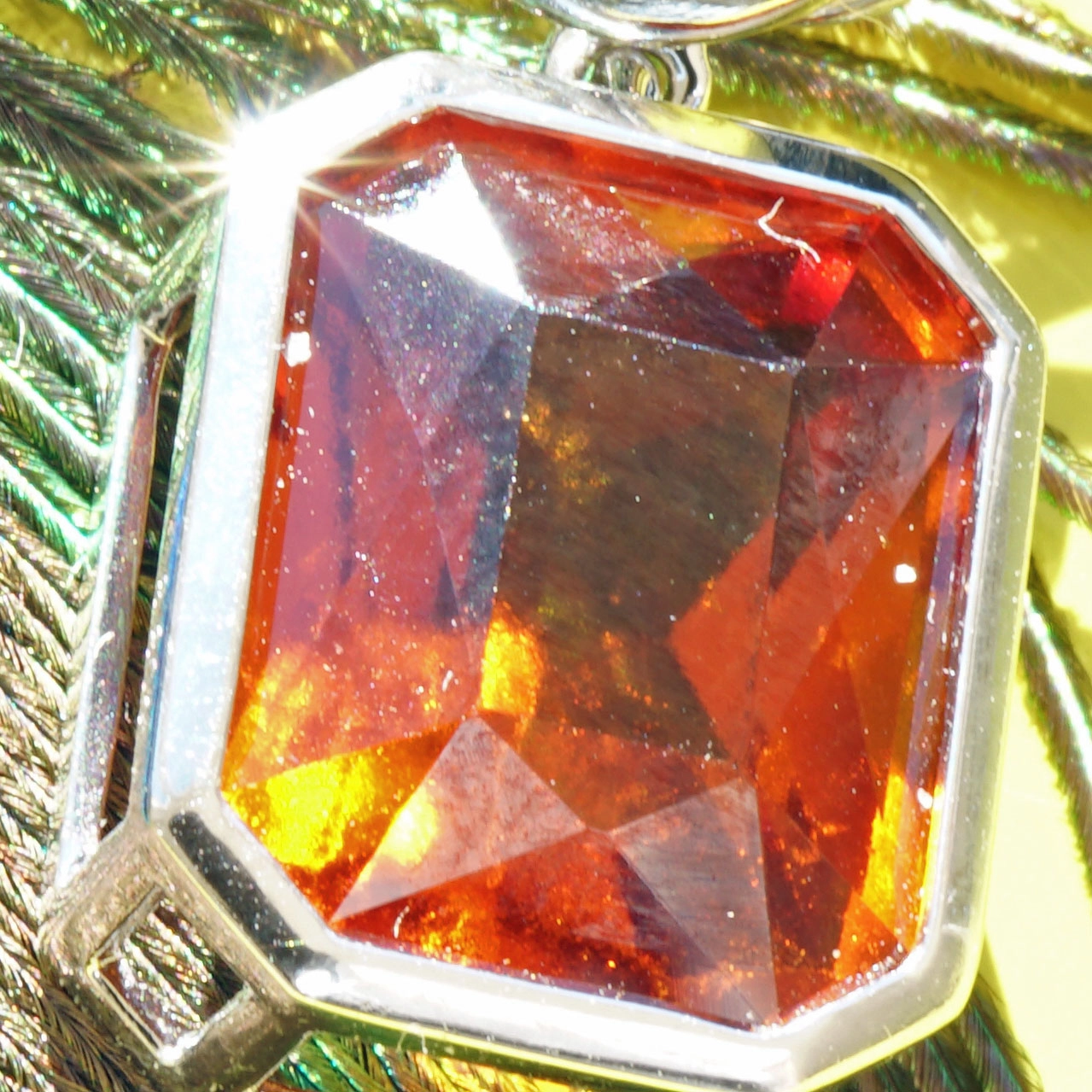 Hessonit Anhänger 750er Weissgold Vulkanisches Feuer 7.19 ct 1.61 ct Sri Lanka