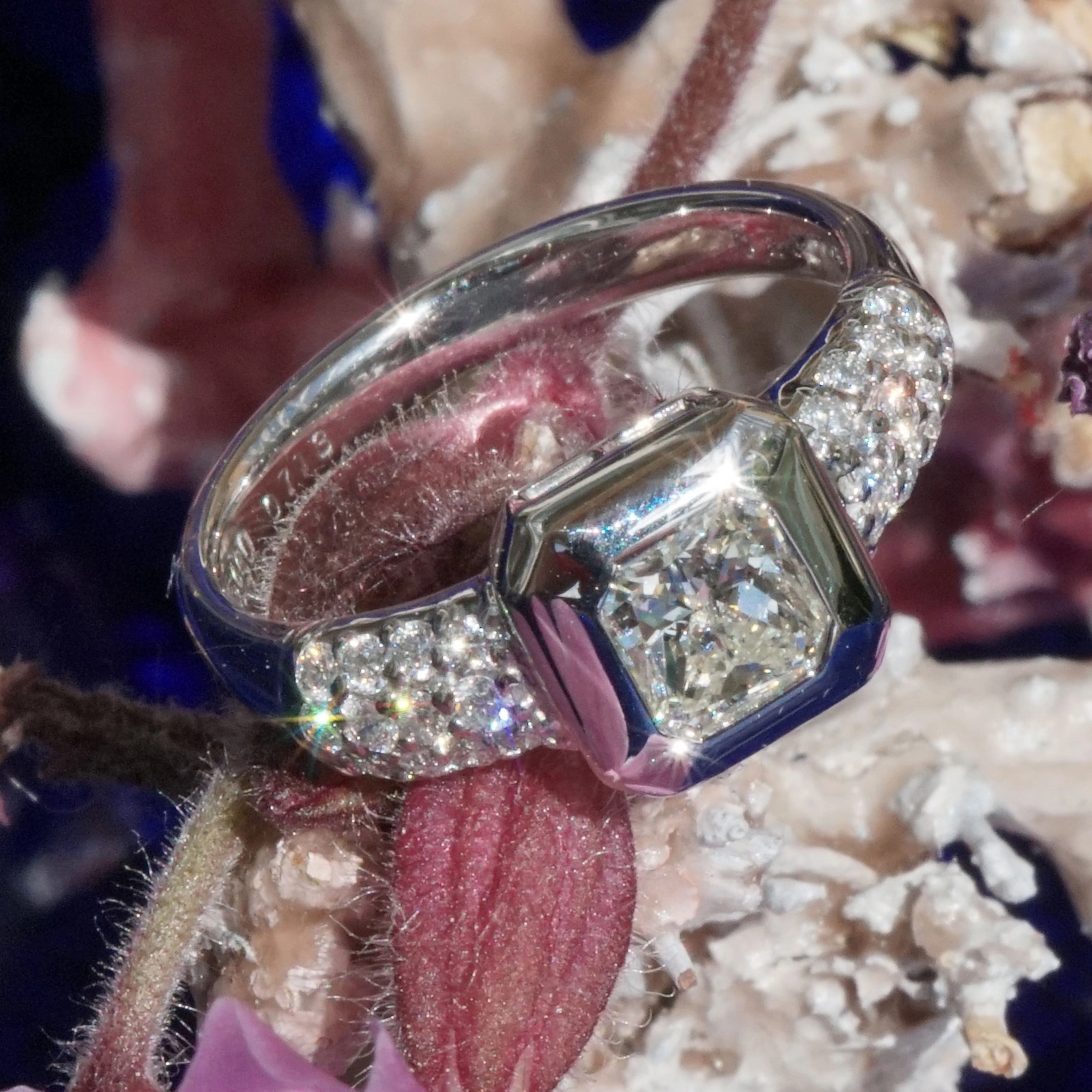 Prinzess Diamant Ring 0.713 ct 0.28 ct W-CR / SI-P1 900er Platin Brillanz Top