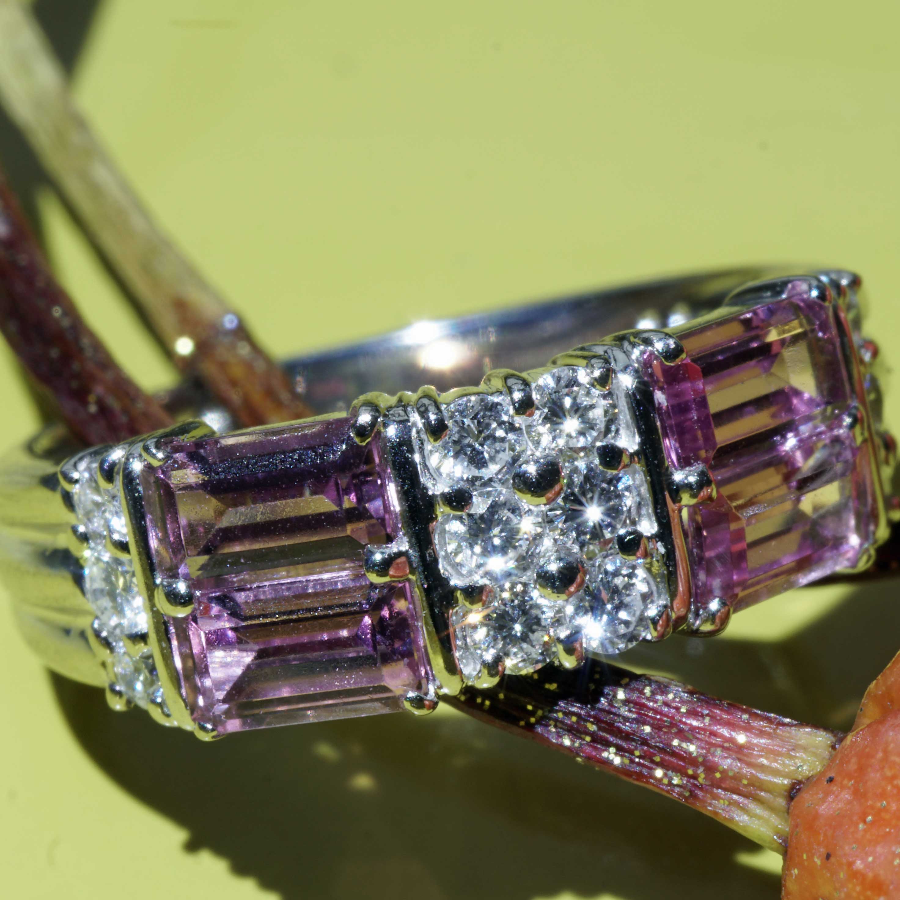 Pink Turmalin Brillant Ring 900er Platin 1.18 ct 0.34 ct ausgefallene Form mit geometrischer Struktur