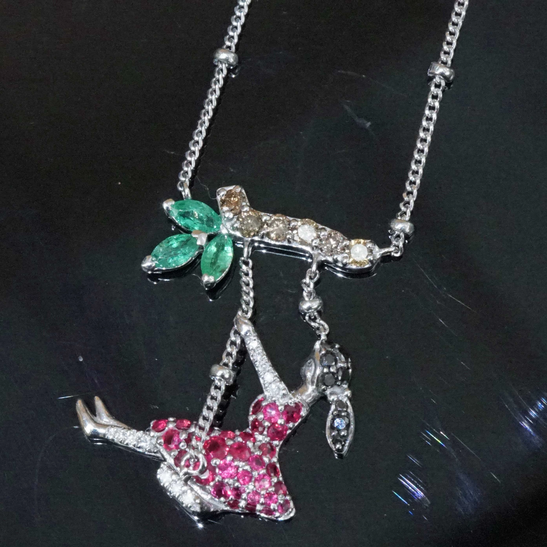 Rubin Smaragd Brillant Collier 750er Weissgold...das schaukelnde Mädchen...zum Träumen