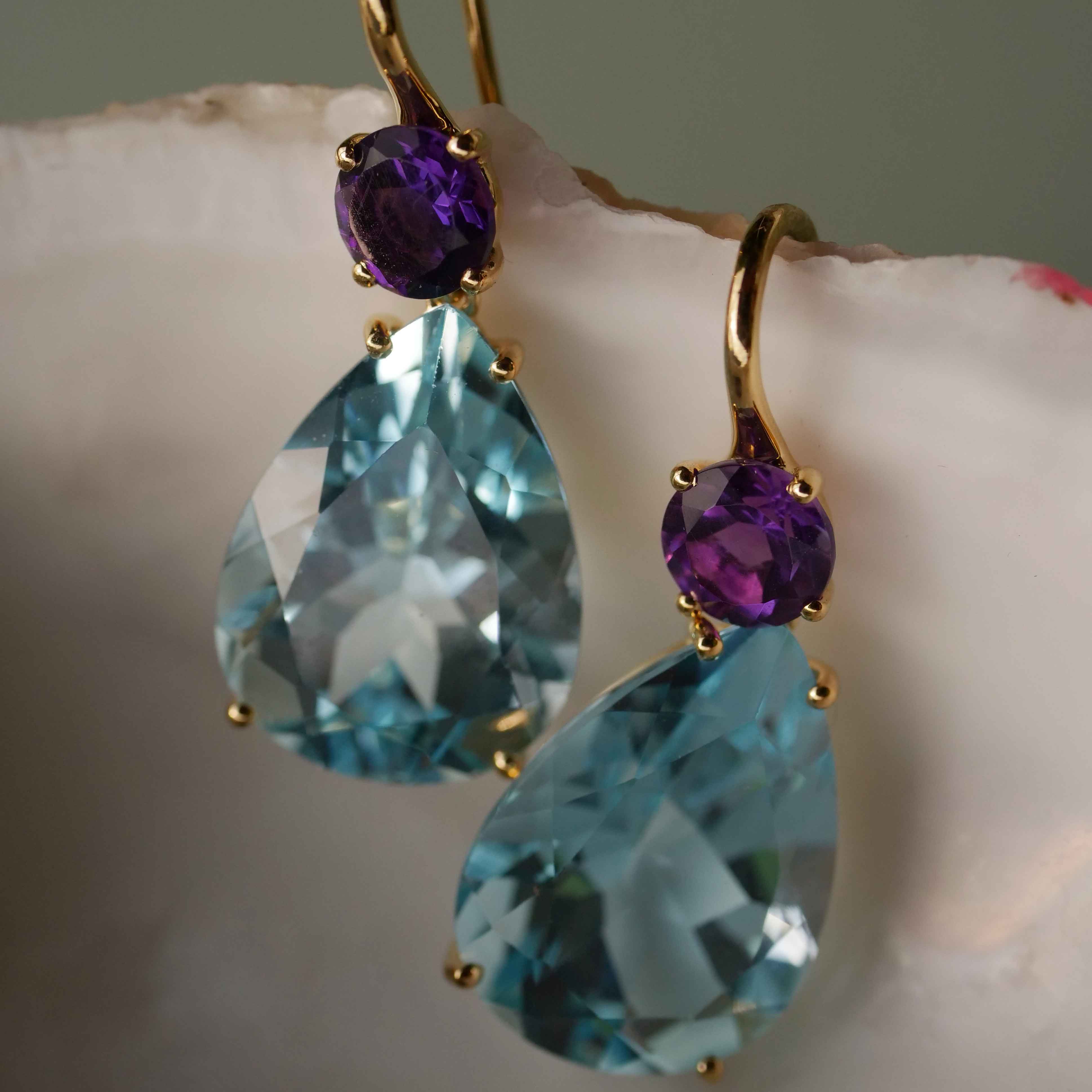 Ohrhänger Amethyst Blautopas 750er Gelbgold...üppig und sehr attraktiv total 28 carat 