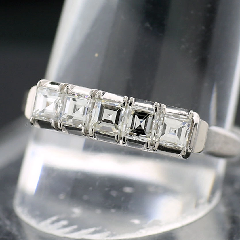 Diamant-Carre-Ring-0.70 ct-Platin-TW/LUPENREIN