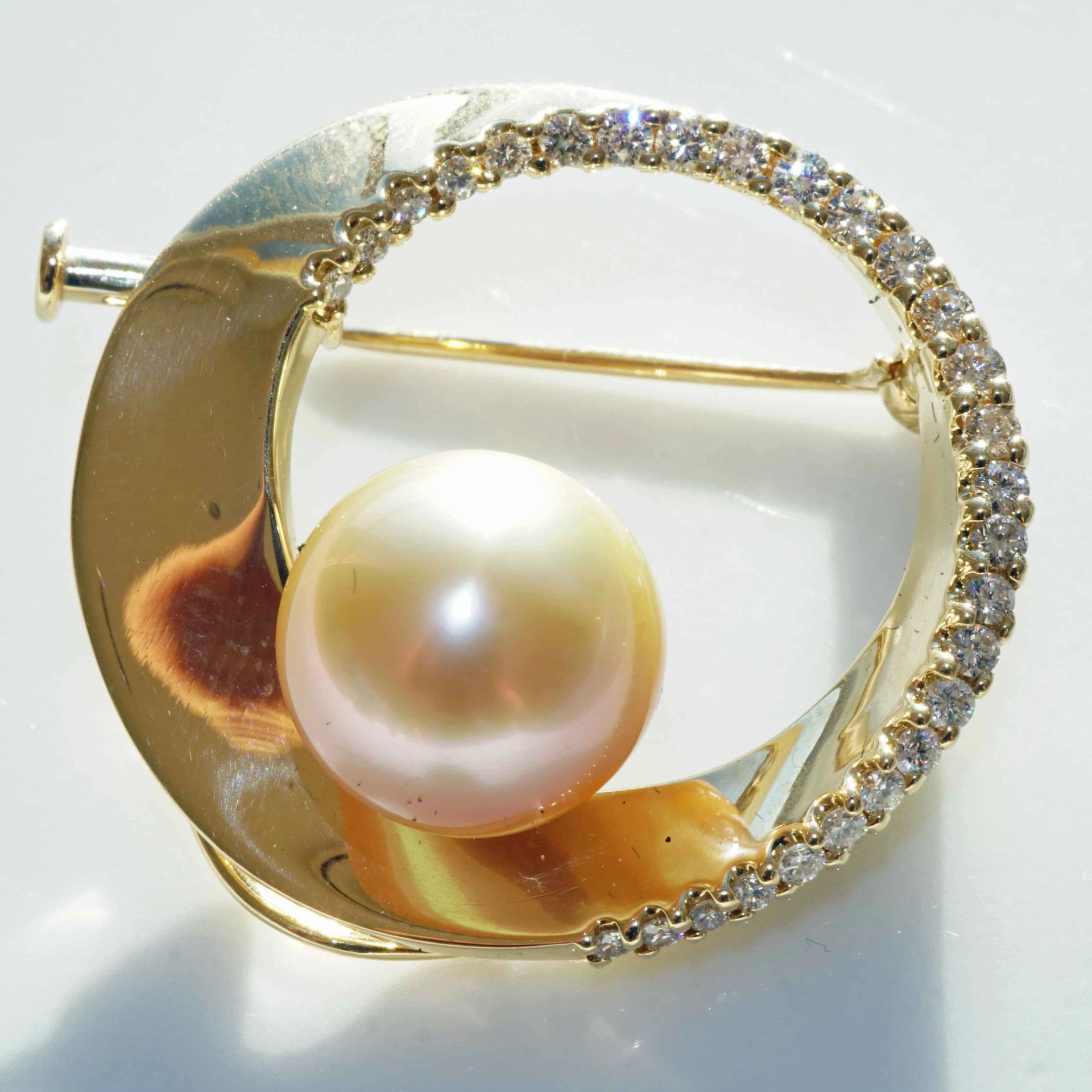 Südsee Zuchtperl Brillant Brosche 750er Gelbgold 0.40 ct lupenrein 10,9 mm D. AAA+ Top