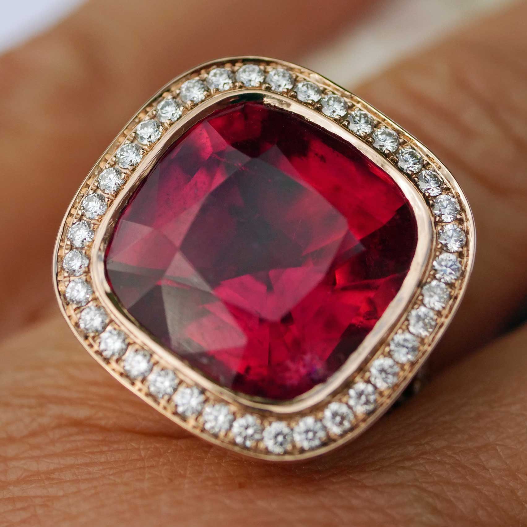 Rubellit Brillant Ring der Extraklasse AAA+  23.10 ct Afghanistan  rot-pink unglaubliche Leuchtkraft 750er Rosegold