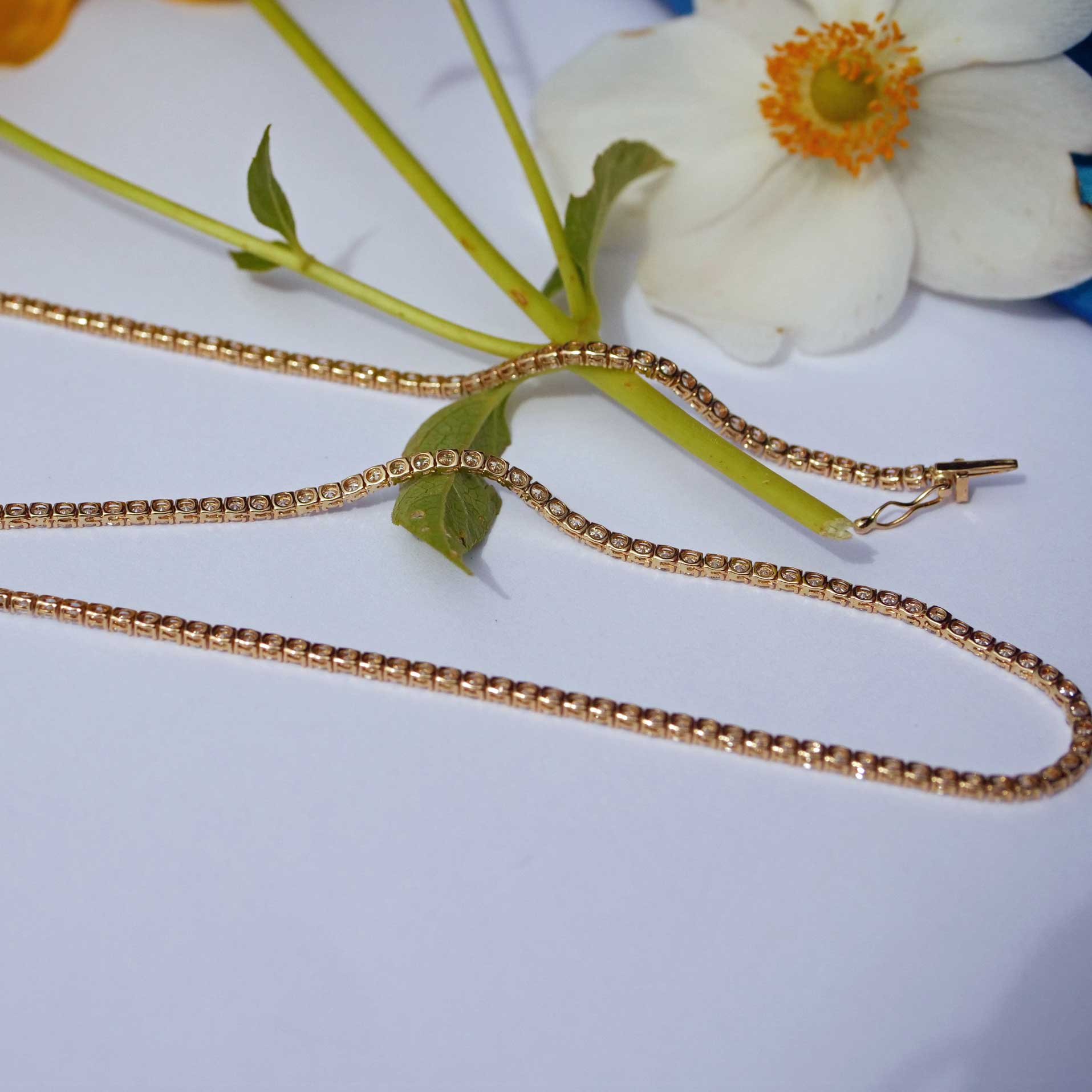 Brillant Tennis Collier total 7.11 ct TW VS Labor Diamanten in 585er Gelbgold.... für ein Bruchteil des Naturdiamant Preises  