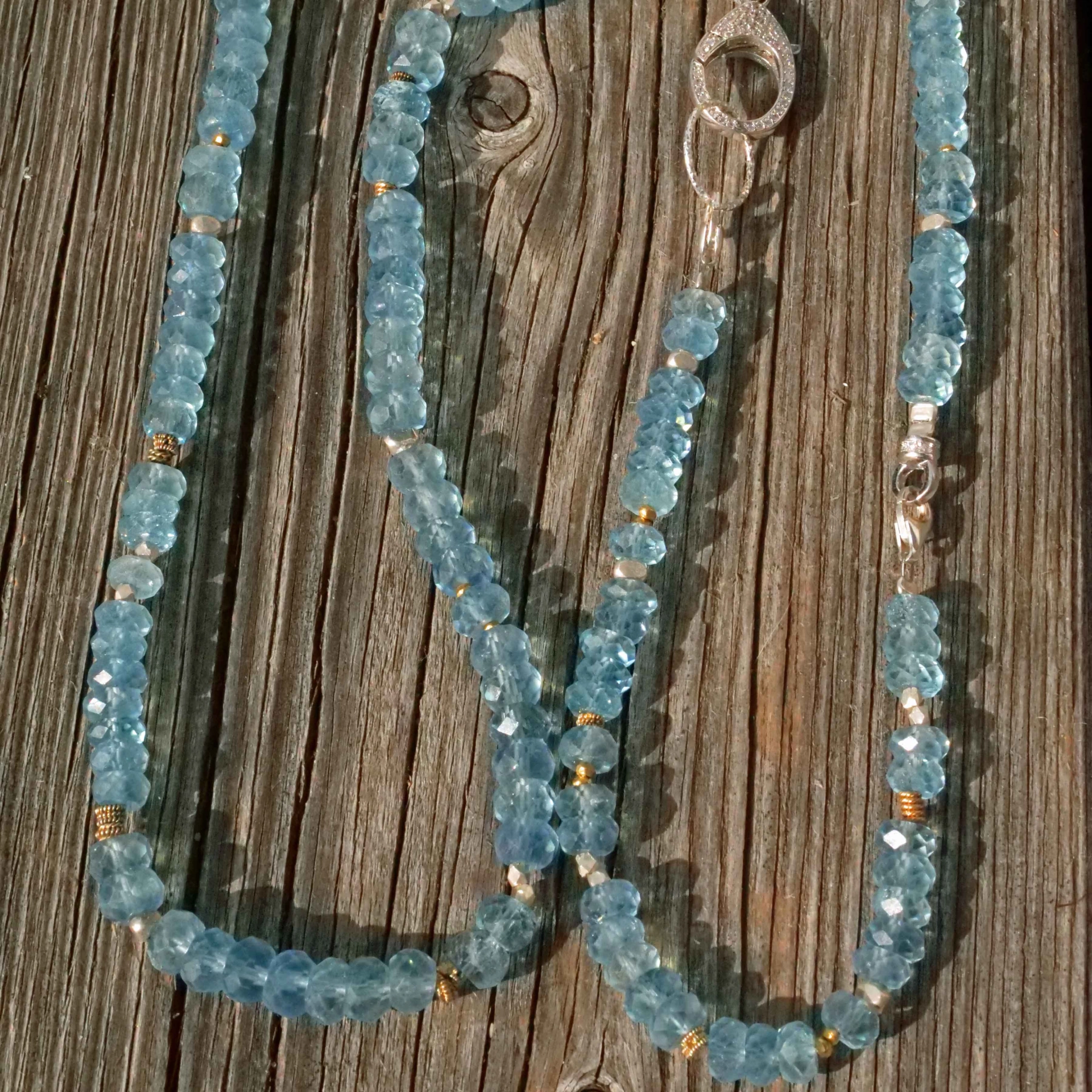 Aquamarin Kette/Armband mit 900er mundgeblasenen Feingold Zierelementen Handarbeit