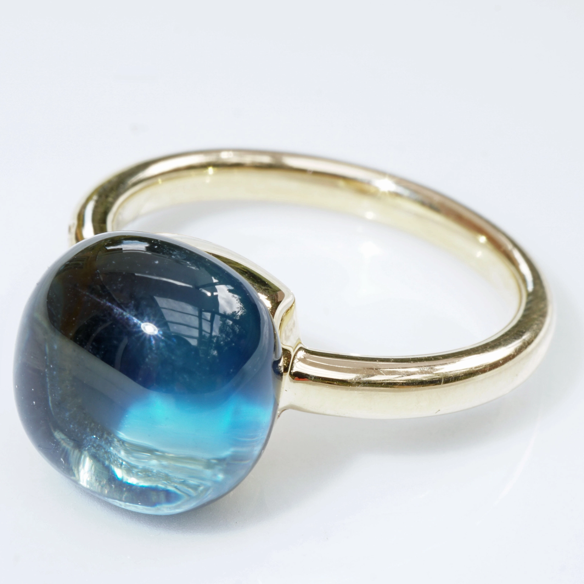 Blautopas Brillant Ring Londen Blue 750er Gelbgold Liquid Impressions cooles Design