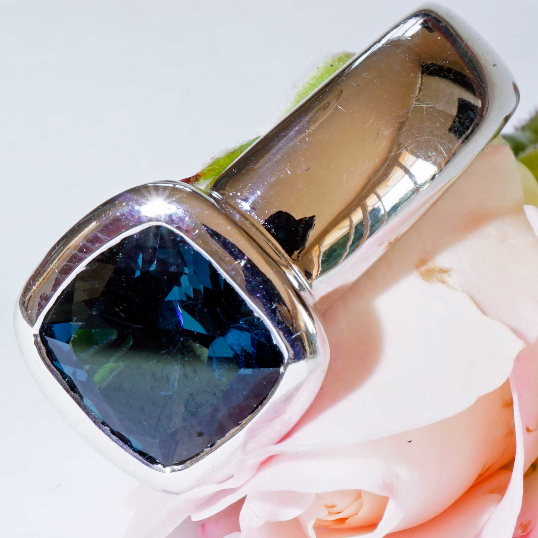 London Blue Topas Ring 750er Weissgold Valenza .....bella Italia....kleiner Kardinalring...so trendy