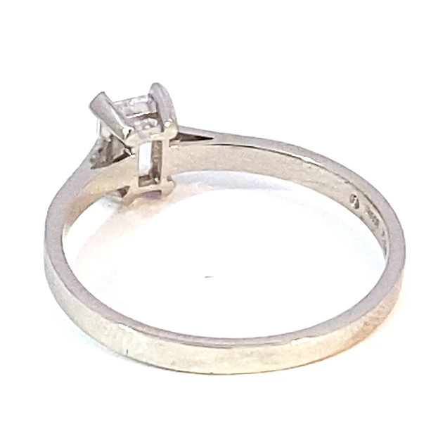 Emeraldcut Diamant Ring 0.64 ct D VS2 Silhouette Bentner GIA Zertifikat 950er Platin 