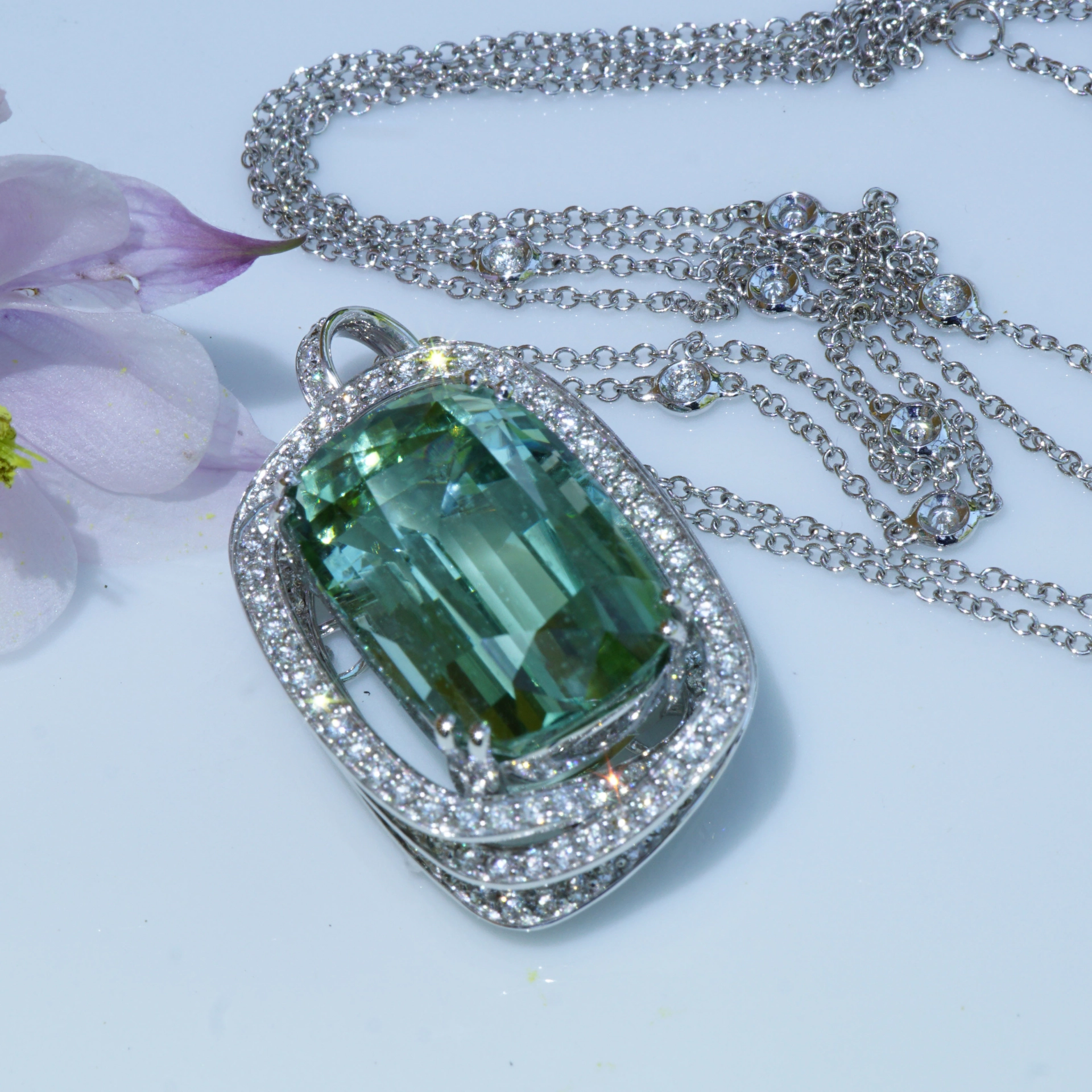 Turmalin Brillant Collier 750er Weissgold 21 ct 2.10 ct MEER SCHAUMGRÜN...ein Investment